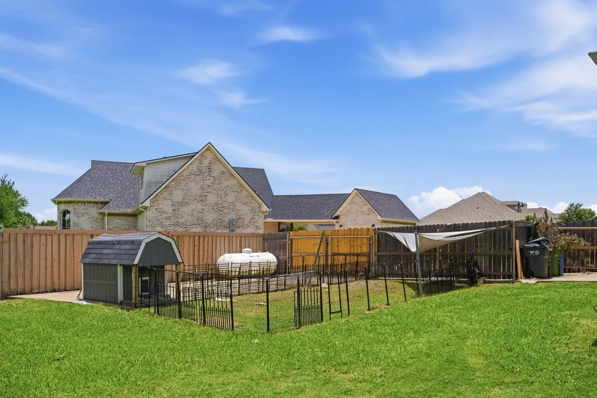 Drive through gate, extra pad and dog area