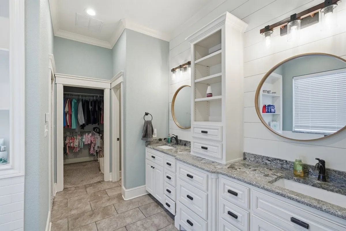 Single Family Residence For Sale in Mc Lennan County , 8 Freedom Court, Waco, Texas 76708, 4 Bedroom, 4 Bathroom, 2 Garage spaces, 2,907 Sqft, built in 2015, mls#21298411, Real Estate Agent in Waco, Homes For Sale in Mc Lennan county, Homes For Sale in Waco, Realtor in Waco Texas, Real Estate Brokerage Independent Realty Texas, Luminita Cordes Realtor