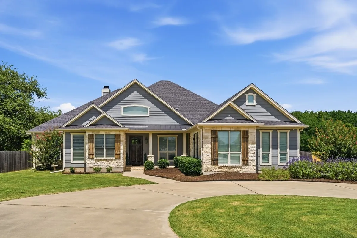 Single Family Residence For Sale in Mc Lennan County , 8 Freedom Court, Waco, Texas 76708, 4 Bedroom, 4 Bathroom, 2 Garage spaces, 2,907 Sqft, built in 2015, mls#21298411, Real Estate Agent in Waco, Homes For Sale in Mc Lennan county, Homes For Sale in Waco, Realtor in Waco Texas, Real Estate Brokerage Independent Realty Texas, Luminita Cordes Realtor