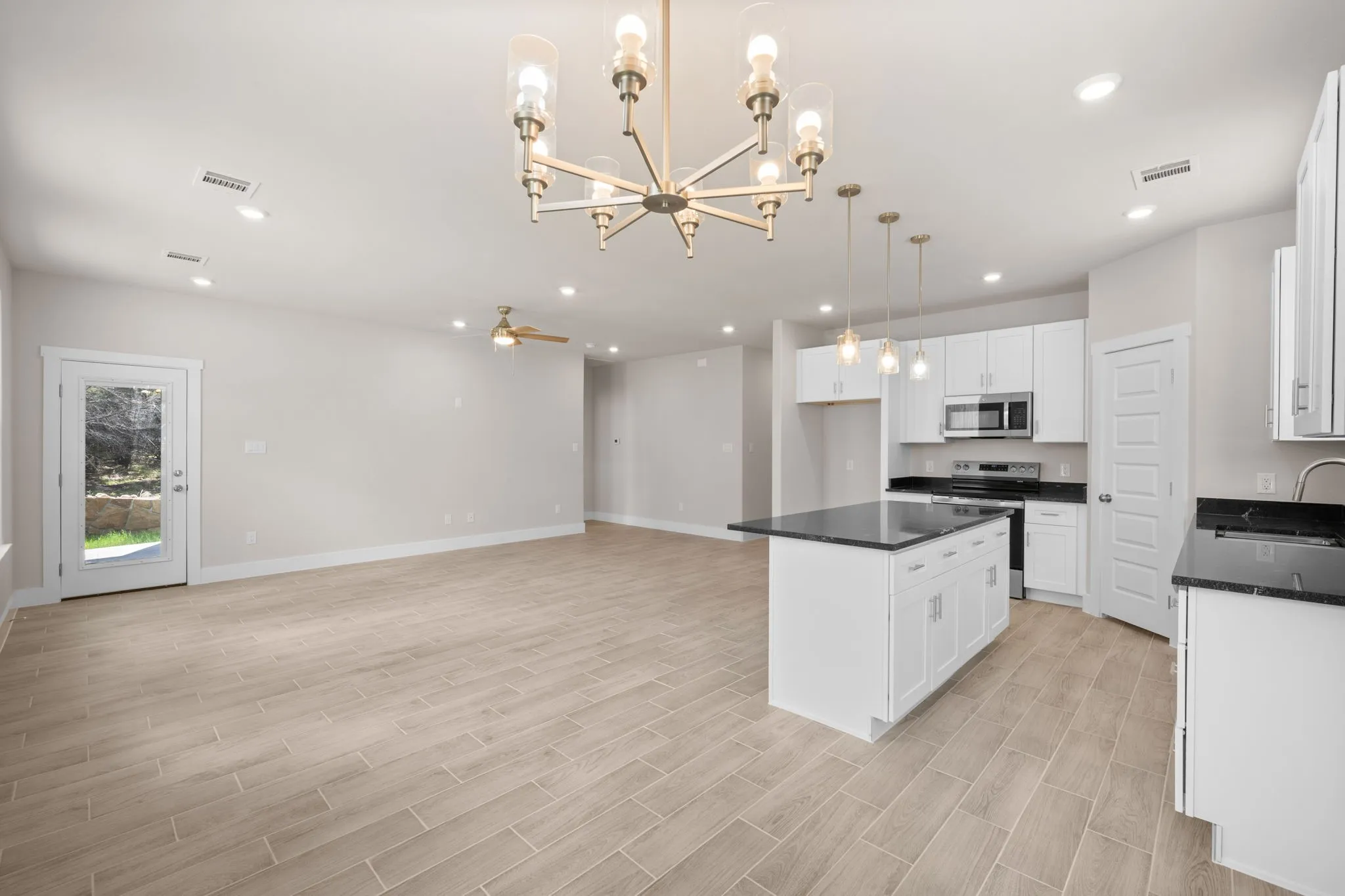 Single Family Residence For Rent in Hood County , 5621 San Jacinto Drive, Granbury, Texas 76048, 3 Bedroom, 2 Bathroom, 2 Garage spaces, 1,477 Sqft, built in 2026, mls#21275045, Real Estate Agent in Granbury, Homes For Rent in Hood county, Homes For Rent in Granbury, Realtor in Granbury Texas, Real Estate Brokerage Independent Realty Texas, Luminita Cordes Realtor