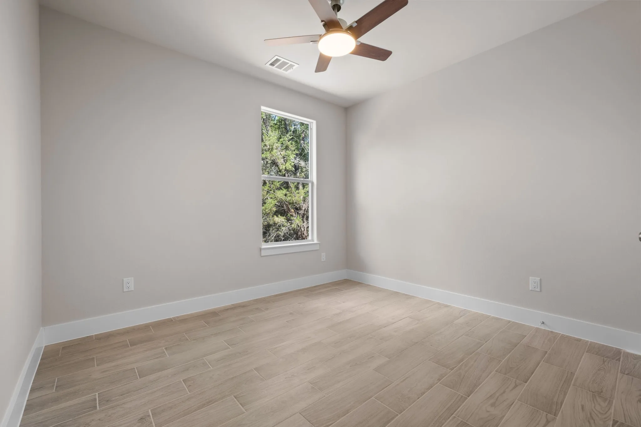 Single Family Residence For Rent in Hood County , 5621 San Jacinto Drive, Granbury, Texas 76048, 3 Bedroom, 2 Bathroom, 2 Garage spaces, 1,477 Sqft, built in 2026, mls#21275045, Real Estate Agent in Granbury, Homes For Rent in Hood county, Homes For Rent in Granbury, Realtor in Granbury Texas, Real Estate Brokerage Independent Realty Texas, Luminita Cordes Realtor