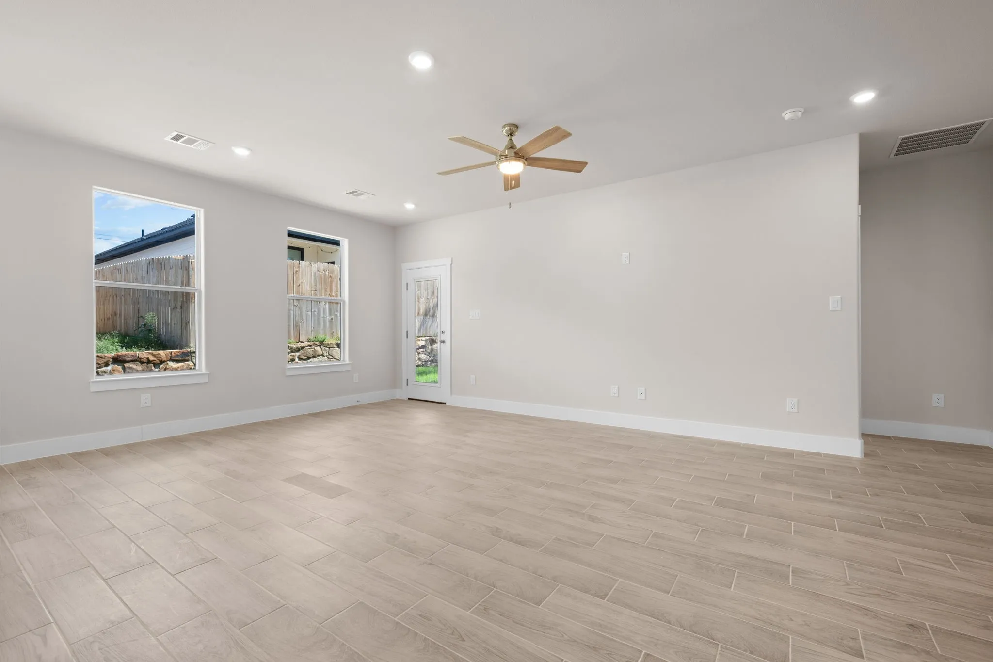 Single Family Residence For Rent in Hood County , 5621 San Jacinto Drive, Granbury, Texas 76048, 3 Bedroom, 2 Bathroom, 2 Garage spaces, 1,477 Sqft, built in 2026, mls#21275045, Real Estate Agent in Granbury, Homes For Rent in Hood county, Homes For Rent in Granbury, Realtor in Granbury Texas, Real Estate Brokerage Independent Realty Texas, Luminita Cordes Realtor