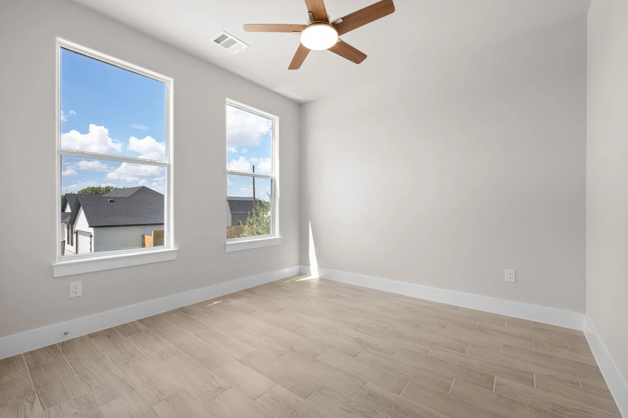 Single Family Residence For Rent in Hood County , 5621 San Jacinto Drive, Granbury, Texas 76048, 3 Bedroom, 2 Bathroom, 2 Garage spaces, 1,477 Sqft, built in 2026, mls#21275045, Real Estate Agent in Granbury, Homes For Rent in Hood county, Homes For Rent in Granbury, Realtor in Granbury Texas, Real Estate Brokerage Independent Realty Texas, Luminita Cordes Realtor
