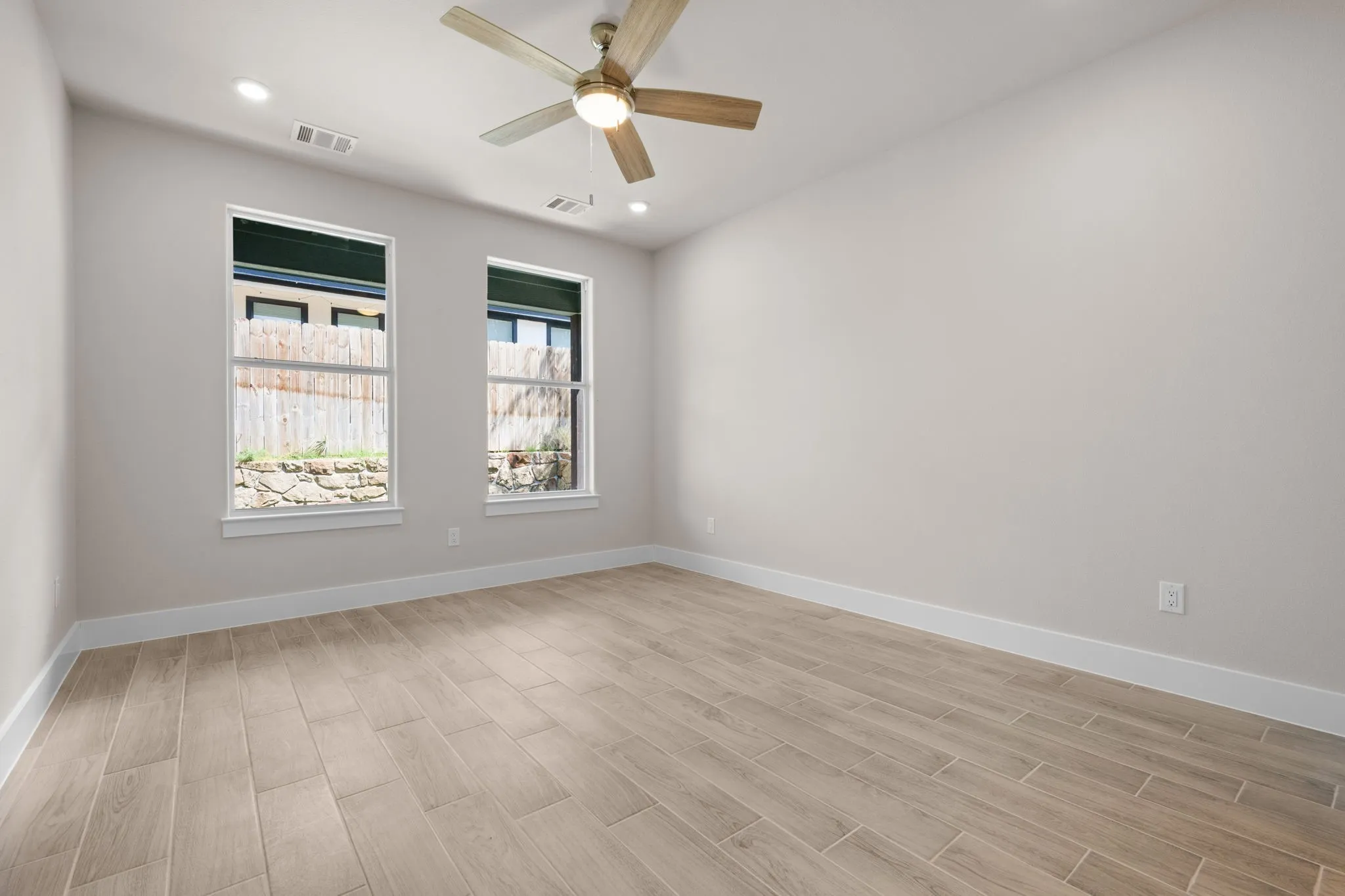 Single Family Residence For Rent in Hood County , 5621 San Jacinto Drive, Granbury, Texas 76048, 3 Bedroom, 2 Bathroom, 2 Garage spaces, 1,477 Sqft, built in 2026, mls#21275045, Real Estate Agent in Granbury, Homes For Rent in Hood county, Homes For Rent in Granbury, Realtor in Granbury Texas, Real Estate Brokerage Independent Realty Texas, Luminita Cordes Realtor