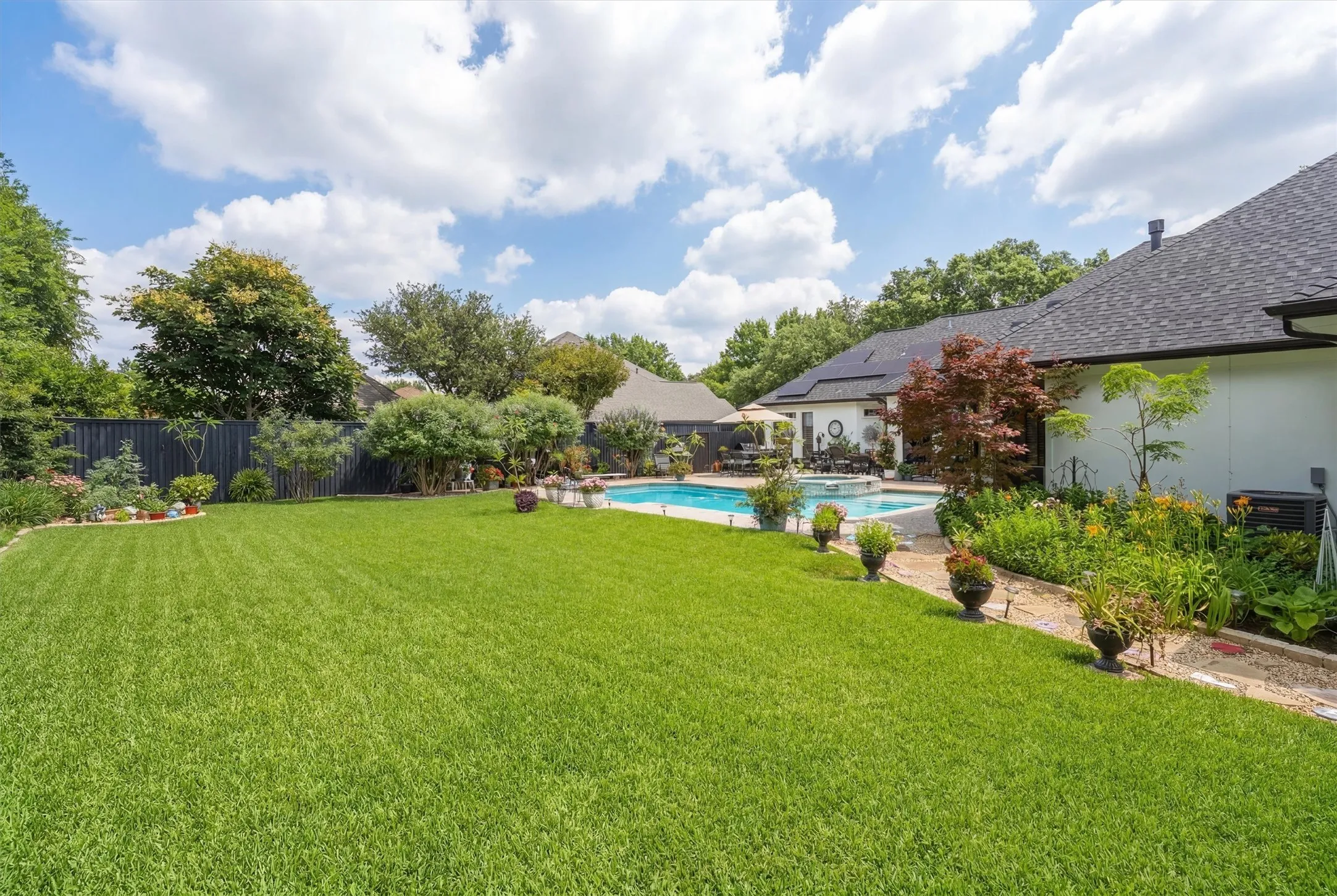 Single Family Residence For Sale in Ellis County , 107 Nob Hill Lane, Ovilla, Texas 75154, 4 Bedroom, 3 Bathroom, 3 Garage spaces, 3,494 Sqft, built in 1997, mls#21293477, Real Estate Agent in Ovilla, Homes For Sale in Ellis county, Homes For Sale in Ovilla, Realtor in Ovilla Texas, Real Estate Brokerage Independent Realty Texas, Luminita Cordes Realtor