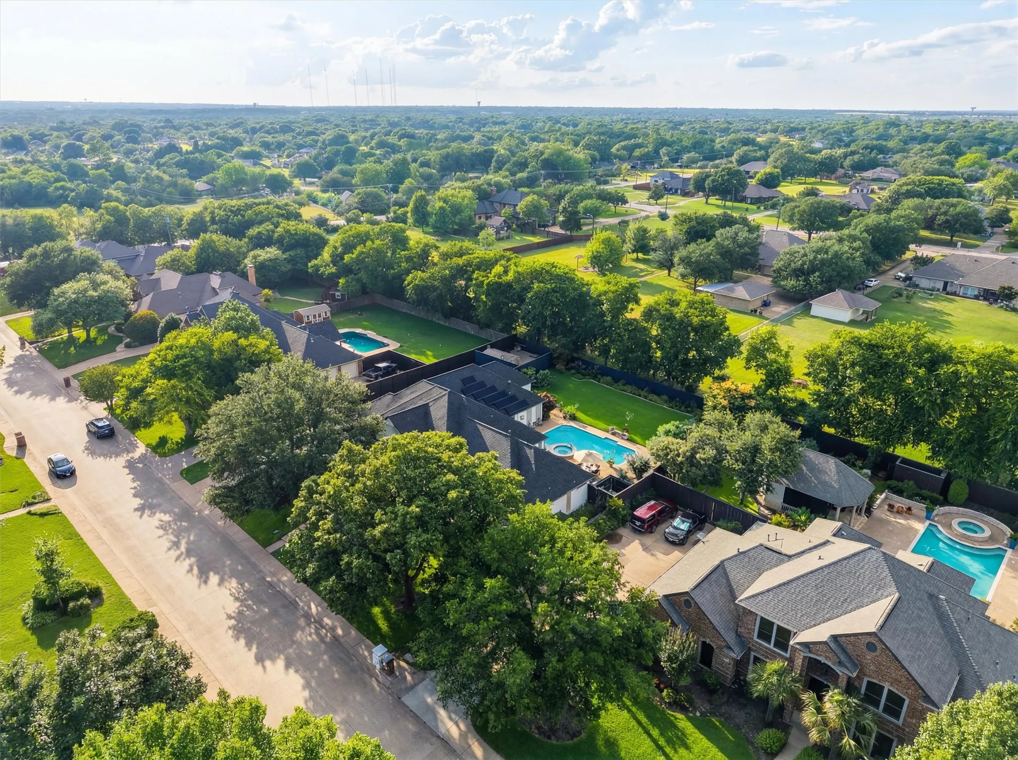 Single Family Residence For Sale in Ellis County , 107 Nob Hill Lane, Ovilla, Texas 75154, 4 Bedroom, 3 Bathroom, 3 Garage spaces, 3,494 Sqft, built in 1997, mls#21293477, Real Estate Agent in Ovilla, Homes For Sale in Ellis county, Homes For Sale in Ovilla, Realtor in Ovilla Texas, Real Estate Brokerage Independent Realty Texas, Luminita Cordes Realtor