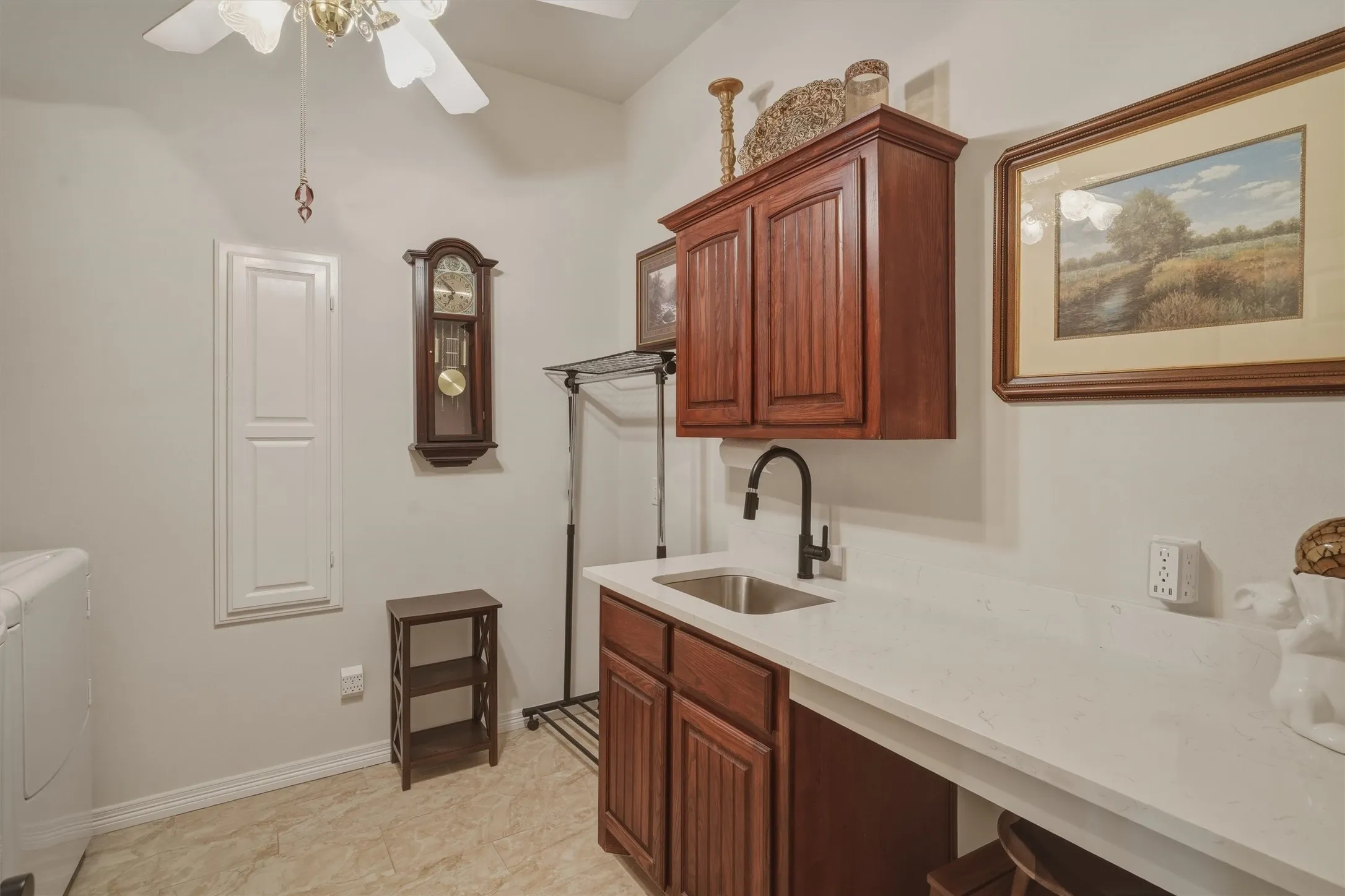 Single Family Residence For Sale in Ellis County , 107 Nob Hill Lane, Ovilla, Texas 75154, 4 Bedroom, 3 Bathroom, 3 Garage spaces, 3,494 Sqft, built in 1997, mls#21293477, Real Estate Agent in Ovilla, Homes For Sale in Ellis county, Homes For Sale in Ovilla, Realtor in Ovilla Texas, Real Estate Brokerage Independent Realty Texas, Luminita Cordes Realtor