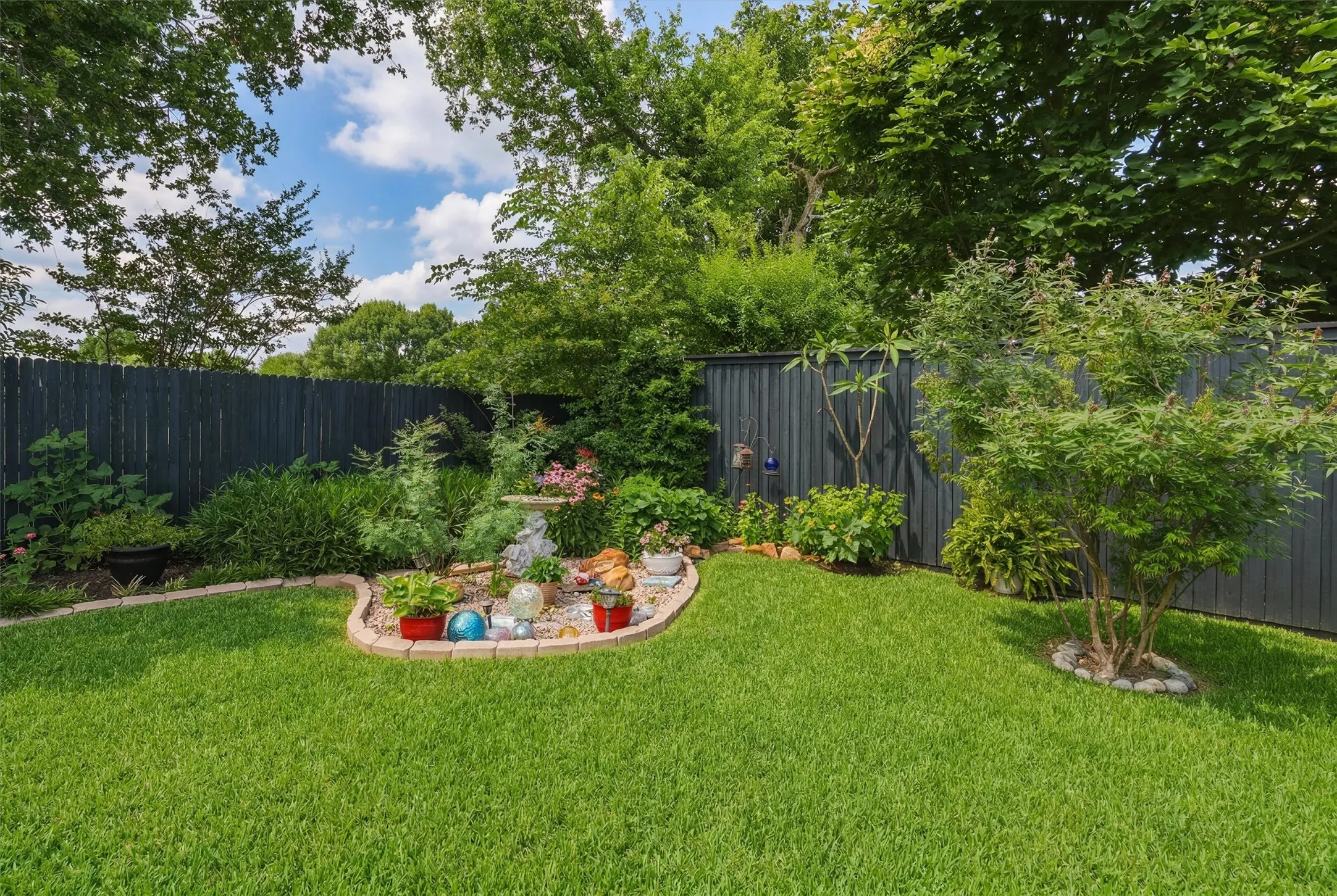 Single Family Residence For Sale in Ellis County , 107 Nob Hill Lane, Ovilla, Texas 75154, 4 Bedroom, 3 Bathroom, 3 Garage spaces, 3,494 Sqft, built in 1997, mls#21293477, Real Estate Agent in Ovilla, Homes For Sale in Ellis county, Homes For Sale in Ovilla, Realtor in Ovilla Texas, Real Estate Brokerage Independent Realty Texas, Luminita Cordes Realtor