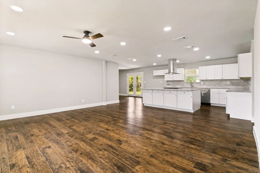 Single Family Residence For Sale in Tarrant County , 3504 Westfield Avenue, Fort Worth, Texas 76133, 3 Bedroom, 2 Bathroom, 2 Garage spaces, 1,730 Sqft, built in 1957, mls#21298443, Real Estate Agent in Fort Worth, Homes For Sale in Tarrant county, Homes For Sale in Fort Worth, Realtor in Fort Worth Texas, Real Estate Brokerage Independent Realty Texas, Luminita Cordes Realtor