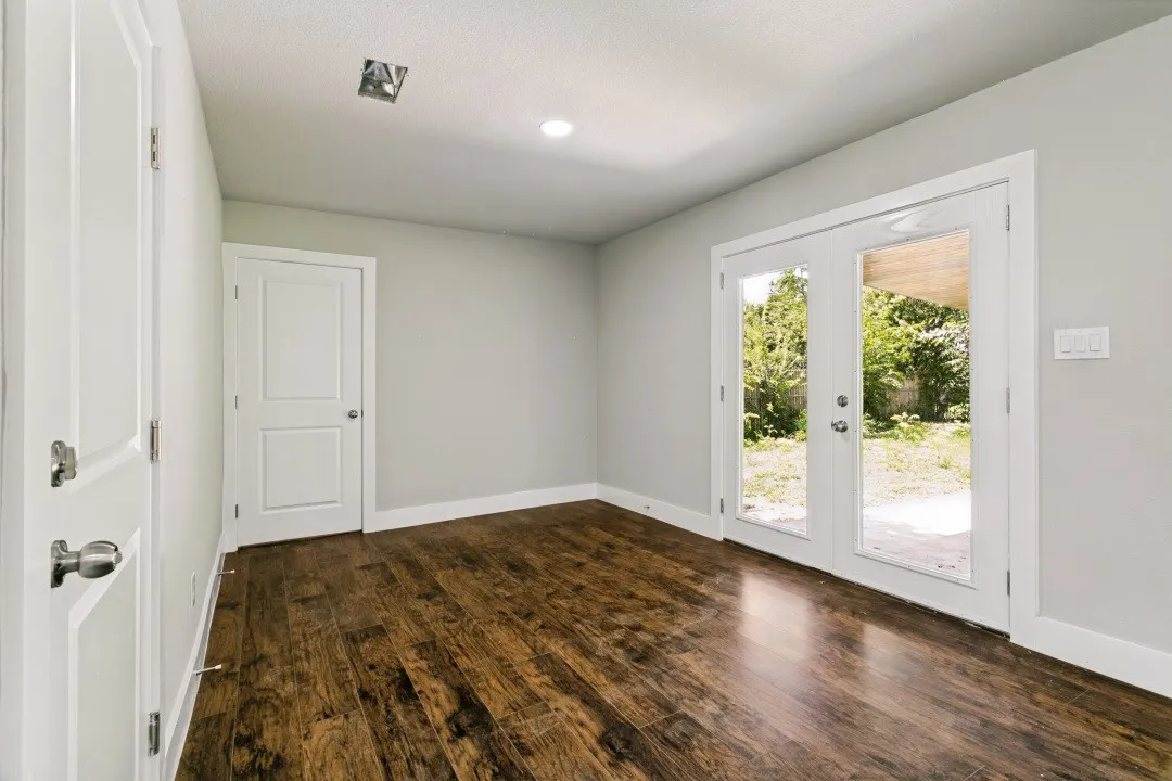 Single Family Residence For Sale in Tarrant County , 3504 Westfield Avenue, Fort Worth, Texas 76133, 3 Bedroom, 2 Bathroom, 2 Garage spaces, 1,730 Sqft, built in 1957, mls#21298443, Real Estate Agent in Fort Worth, Homes For Sale in Tarrant county, Homes For Sale in Fort Worth, Realtor in Fort Worth Texas, Real Estate Brokerage Independent Realty Texas, Luminita Cordes Realtor