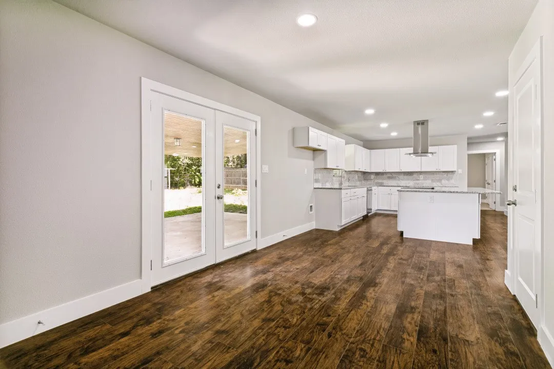 Single Family Residence For Sale in Tarrant County , 3504 Westfield Avenue, Fort Worth, Texas 76133, 3 Bedroom, 2 Bathroom, 2 Garage spaces, 1,730 Sqft, built in 1957, mls#21298443, Real Estate Agent in Fort Worth, Homes For Sale in Tarrant county, Homes For Sale in Fort Worth, Realtor in Fort Worth Texas, Real Estate Brokerage Independent Realty Texas, Luminita Cordes Realtor