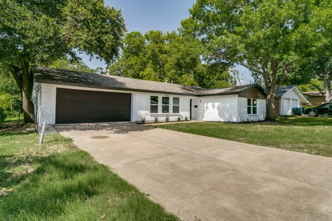 Single Family Residence For Sale in Tarrant County , 3504 Westfield Avenue, Fort Worth, Texas 76133, 3 Bedroom, 2 Bathroom, 2 Garage spaces, 1,730 Sqft, built in 1957, mls#21298443, Real Estate Agent in Fort Worth, Homes For Sale in Tarrant county, Homes For Sale in Fort Worth, Realtor in Fort Worth Texas, Real Estate Brokerage Independent Realty Texas, Luminita Cordes Realtor