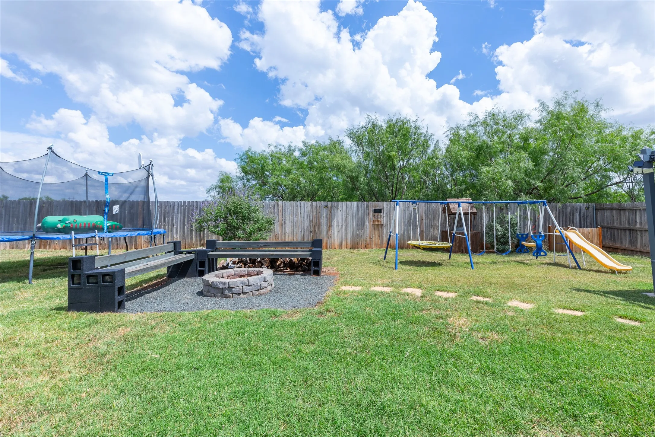 Single Family Residence For Sale in Taylor County , 190 Cotton Candy Road, Abilene, Texas 79602, 3 Bedroom, 2 Bathroom, 2 Garage spaces, 1,458 Sqft, built in 2006, mls#21295992, Real Estate Agent in Abilene, Homes For Sale in Taylor county, Homes For Sale in Abilene, Realtor in Abilene Texas, Real Estate Brokerage Independent Realty Texas, Luminita Cordes Realtor