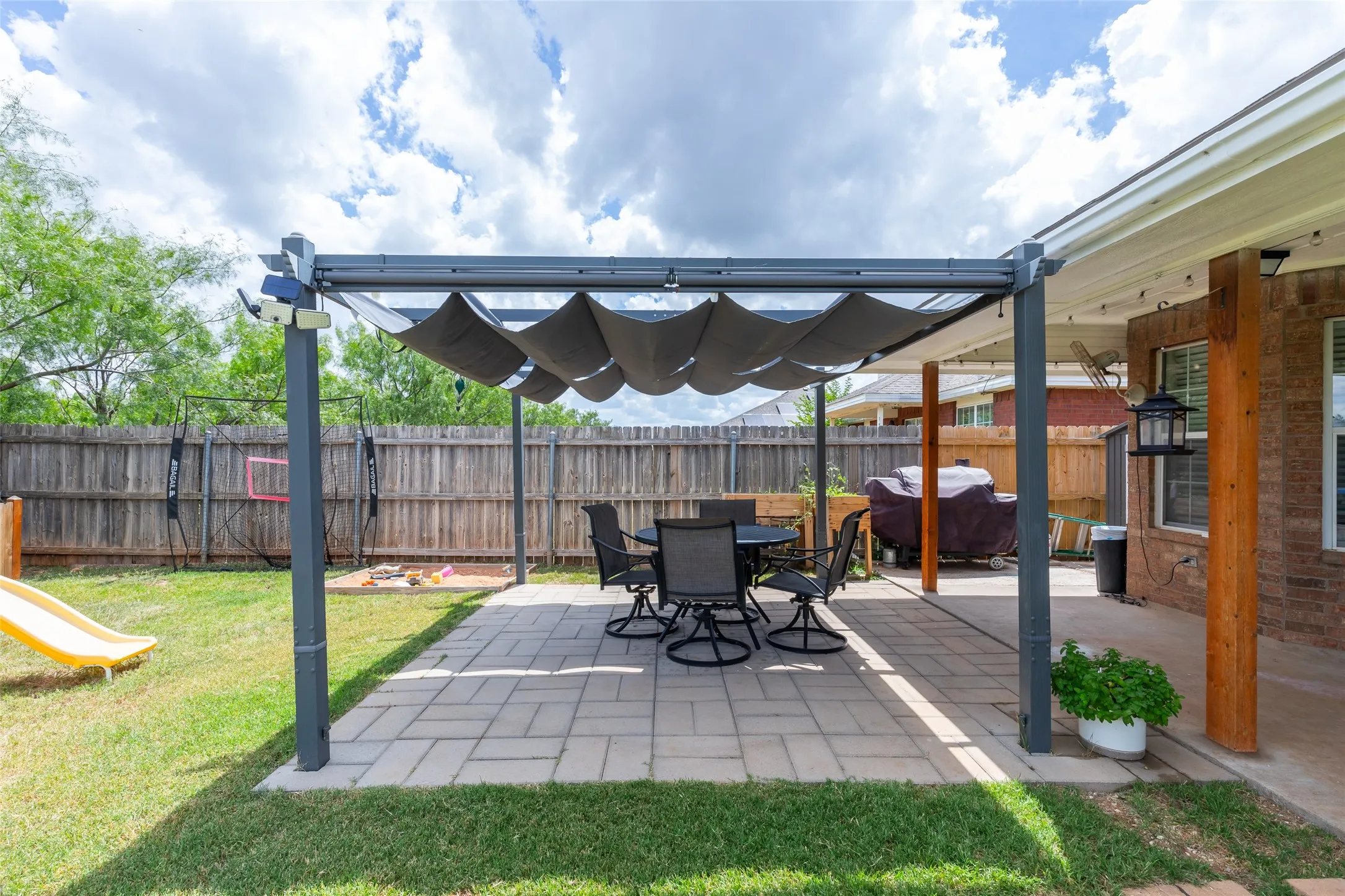 Single Family Residence For Sale in Taylor County , 190 Cotton Candy Road, Abilene, Texas 79602, 3 Bedroom, 2 Bathroom, 2 Garage spaces, 1,458 Sqft, built in 2006, mls#21295992, Real Estate Agent in Abilene, Homes For Sale in Taylor county, Homes For Sale in Abilene, Realtor in Abilene Texas, Real Estate Brokerage Independent Realty Texas, Luminita Cordes Realtor