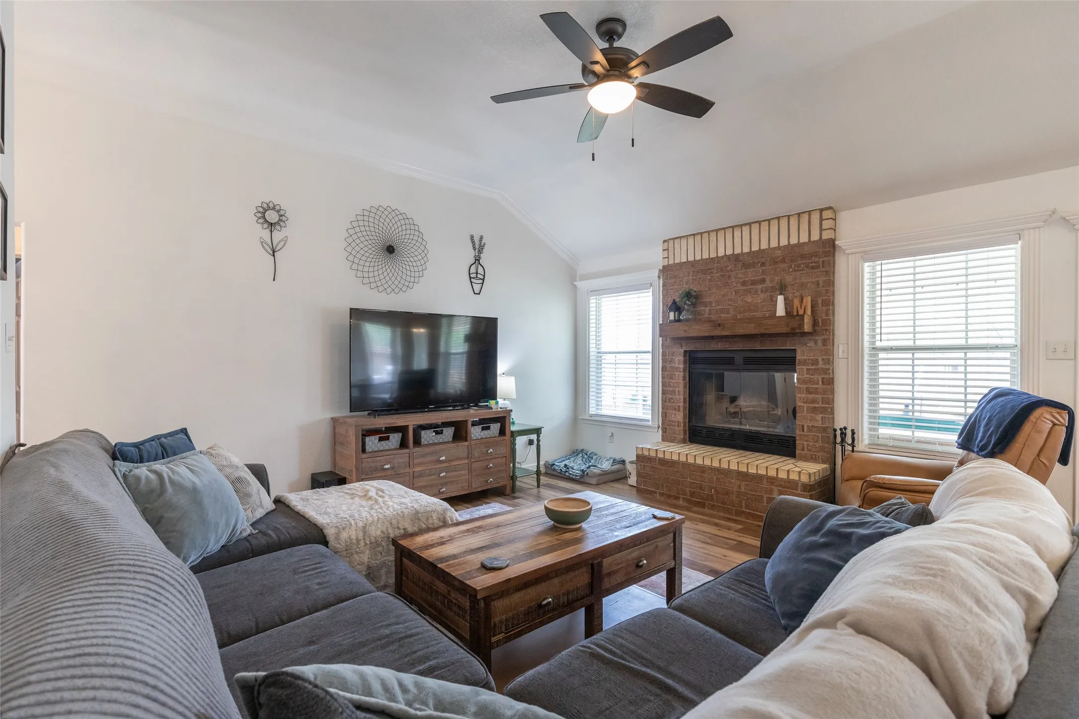 Single Family Residence For Sale in Taylor County , 190 Cotton Candy Road, Abilene, Texas 79602, 3 Bedroom, 2 Bathroom, 2 Garage spaces, 1,458 Sqft, built in 2006, mls#21295992, Real Estate Agent in Abilene, Homes For Sale in Taylor county, Homes For Sale in Abilene, Realtor in Abilene Texas, Real Estate Brokerage Independent Realty Texas, Luminita Cordes Realtor