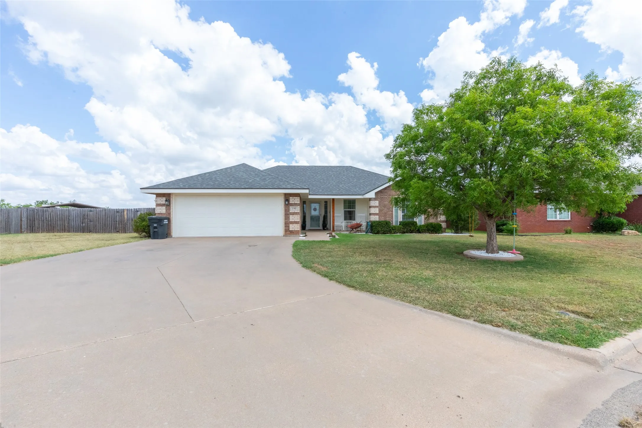 Single Family Residence For Sale in Taylor County , 190 Cotton Candy Road, Abilene, Texas 79602, 3 Bedroom, 2 Bathroom, 2 Garage spaces, 1,458 Sqft, built in 2006, mls#21295992, Real Estate Agent in Abilene, Homes For Sale in Taylor county, Homes For Sale in Abilene, Realtor in Abilene Texas, Real Estate Brokerage Independent Realty Texas, Luminita Cordes Realtor