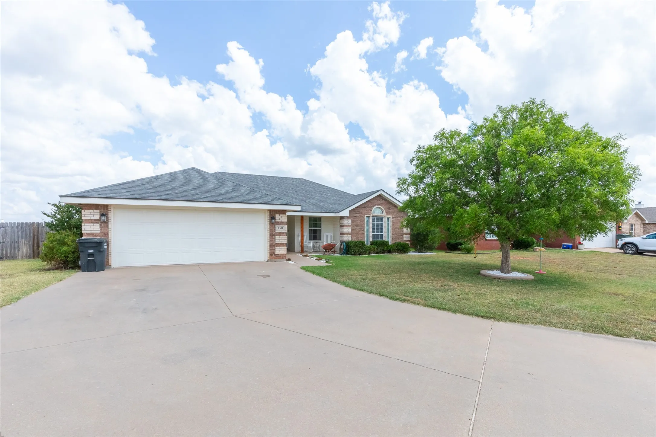Single Family Residence For Sale in Taylor County , 190 Cotton Candy Road, Abilene, Texas 79602, 3 Bedroom, 2 Bathroom, 2 Garage spaces, 1,458 Sqft, built in 2006, mls#21295992, Real Estate Agent in Abilene, Homes For Sale in Taylor county, Homes For Sale in Abilene, Realtor in Abilene Texas, Real Estate Brokerage Independent Realty Texas, Luminita Cordes Realtor