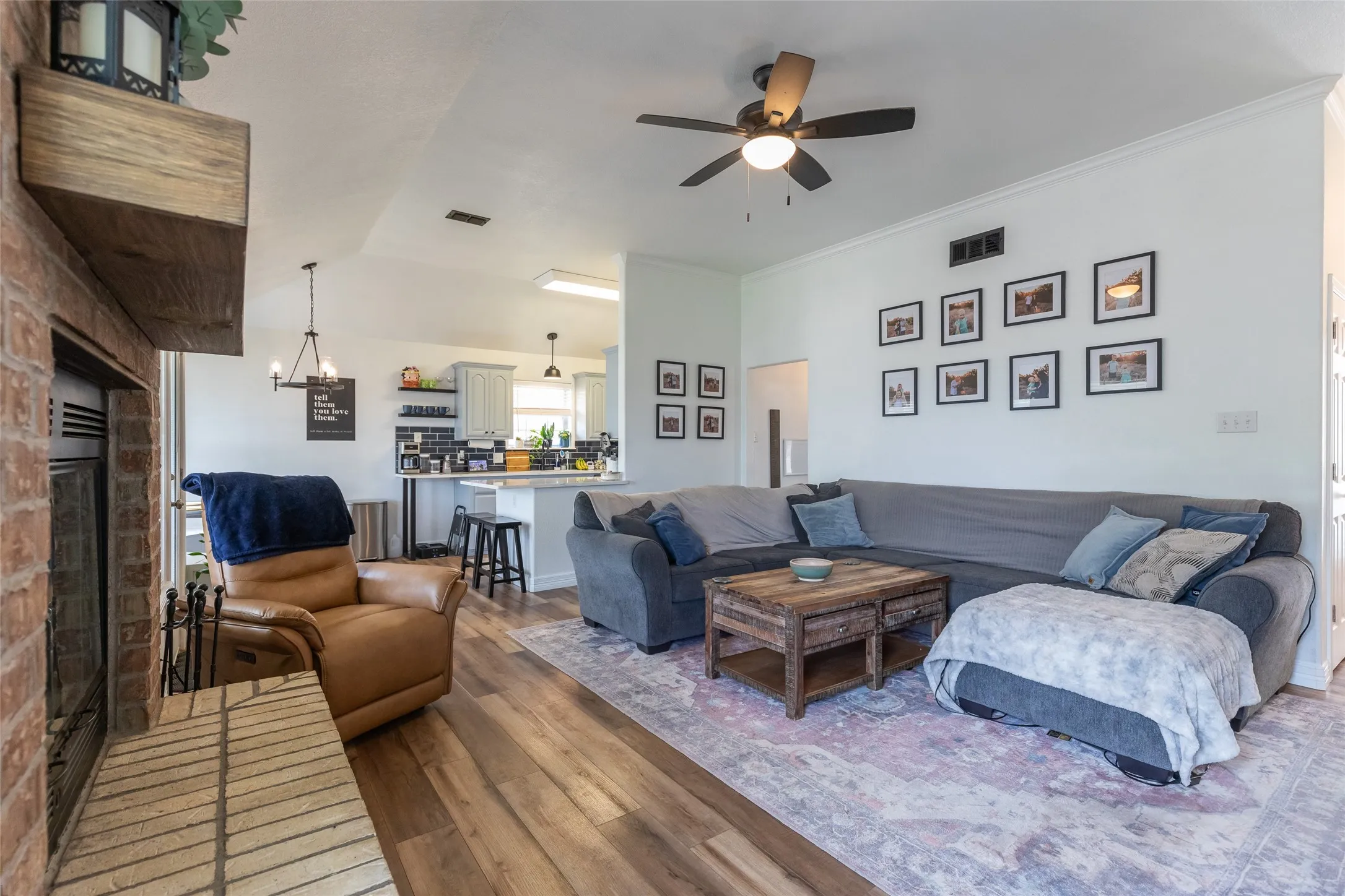 Single Family Residence For Sale in Taylor County , 190 Cotton Candy Road, Abilene, Texas 79602, 3 Bedroom, 2 Bathroom, 2 Garage spaces, 1,458 Sqft, built in 2006, mls#21295992, Real Estate Agent in Abilene, Homes For Sale in Taylor county, Homes For Sale in Abilene, Realtor in Abilene Texas, Real Estate Brokerage Independent Realty Texas, Luminita Cordes Realtor
