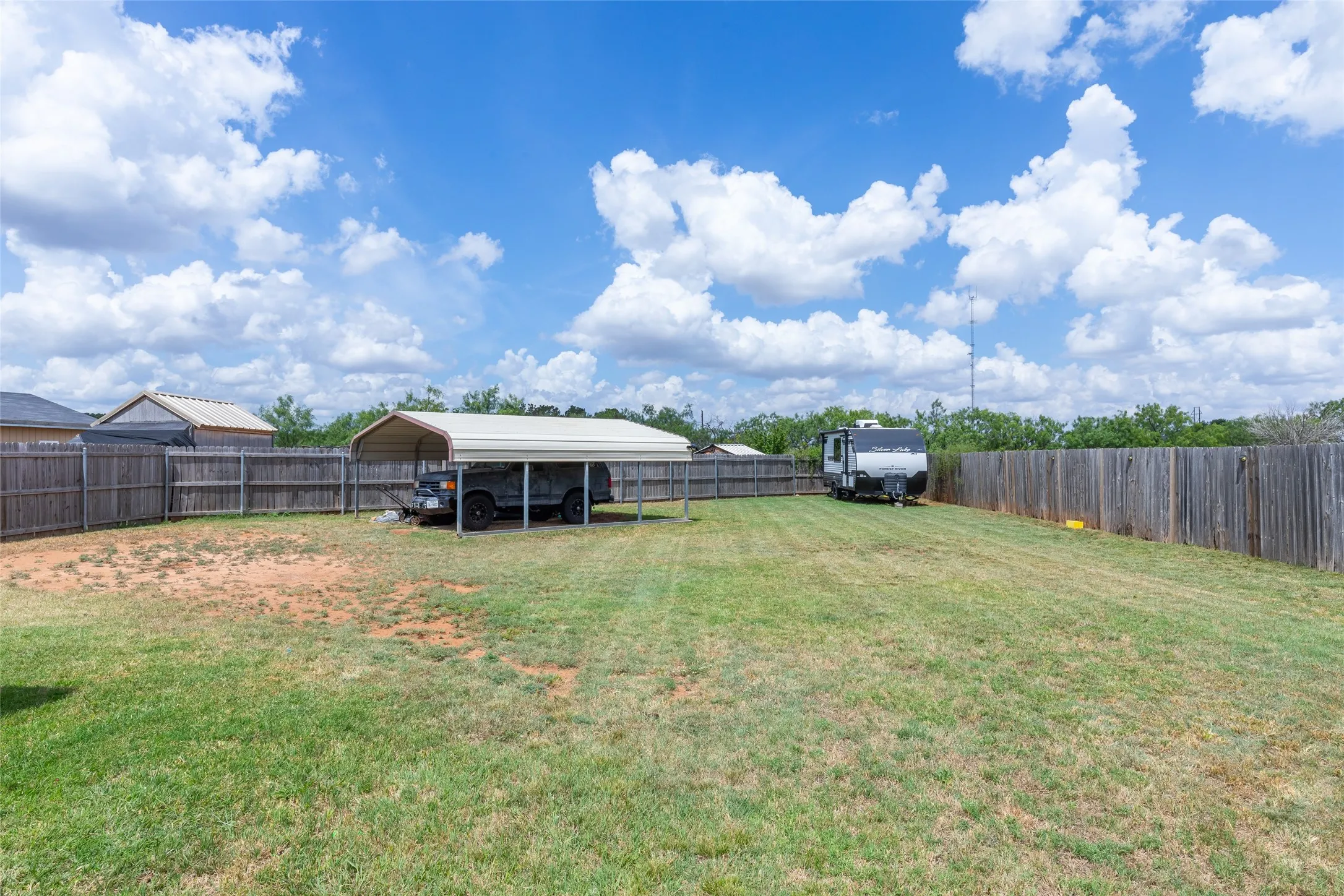 Single Family Residence For Sale in Taylor County , 190 Cotton Candy Road, Abilene, Texas 79602, 3 Bedroom, 2 Bathroom, 2 Garage spaces, 1,458 Sqft, built in 2006, mls#21295992, Real Estate Agent in Abilene, Homes For Sale in Taylor county, Homes For Sale in Abilene, Realtor in Abilene Texas, Real Estate Brokerage Independent Realty Texas, Luminita Cordes Realtor