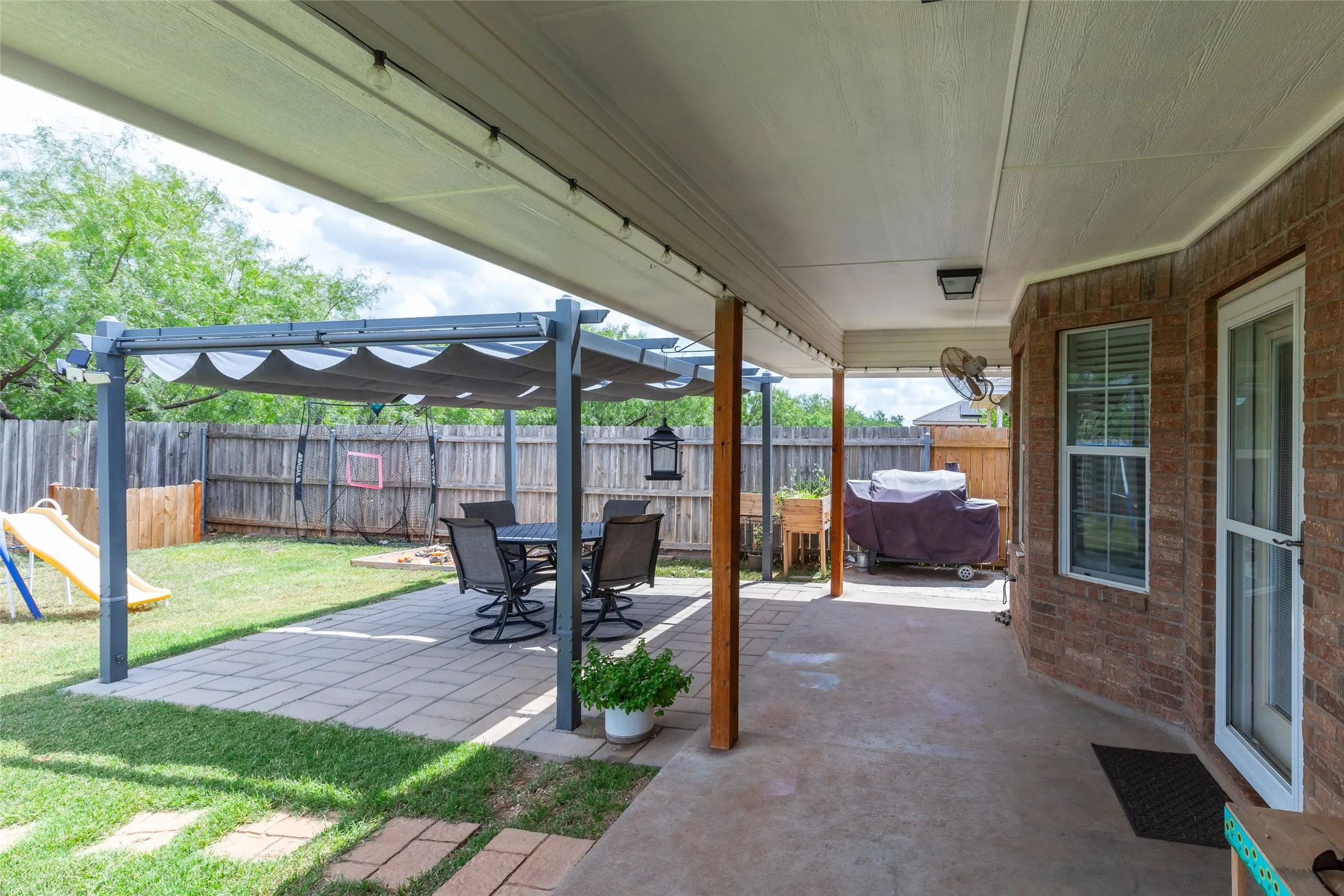 Single Family Residence For Sale in Taylor County , 190 Cotton Candy Road, Abilene, Texas 79602, 3 Bedroom, 2 Bathroom, 2 Garage spaces, 1,458 Sqft, built in 2006, mls#21295992, Real Estate Agent in Abilene, Homes For Sale in Taylor county, Homes For Sale in Abilene, Realtor in Abilene Texas, Real Estate Brokerage Independent Realty Texas, Luminita Cordes Realtor