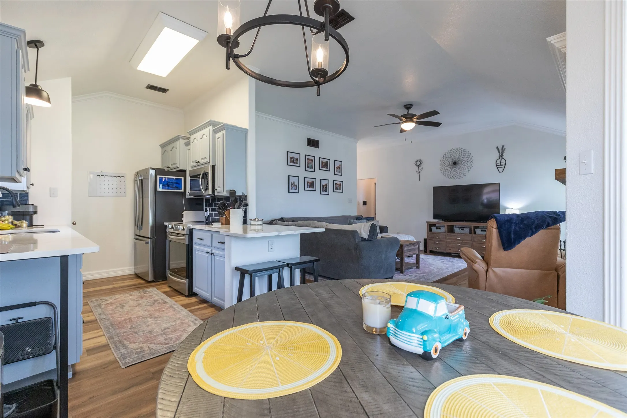 Single Family Residence For Sale in Taylor County , 190 Cotton Candy Road, Abilene, Texas 79602, 3 Bedroom, 2 Bathroom, 2 Garage spaces, 1,458 Sqft, built in 2006, mls#21295992, Real Estate Agent in Abilene, Homes For Sale in Taylor county, Homes For Sale in Abilene, Realtor in Abilene Texas, Real Estate Brokerage Independent Realty Texas, Luminita Cordes Realtor
