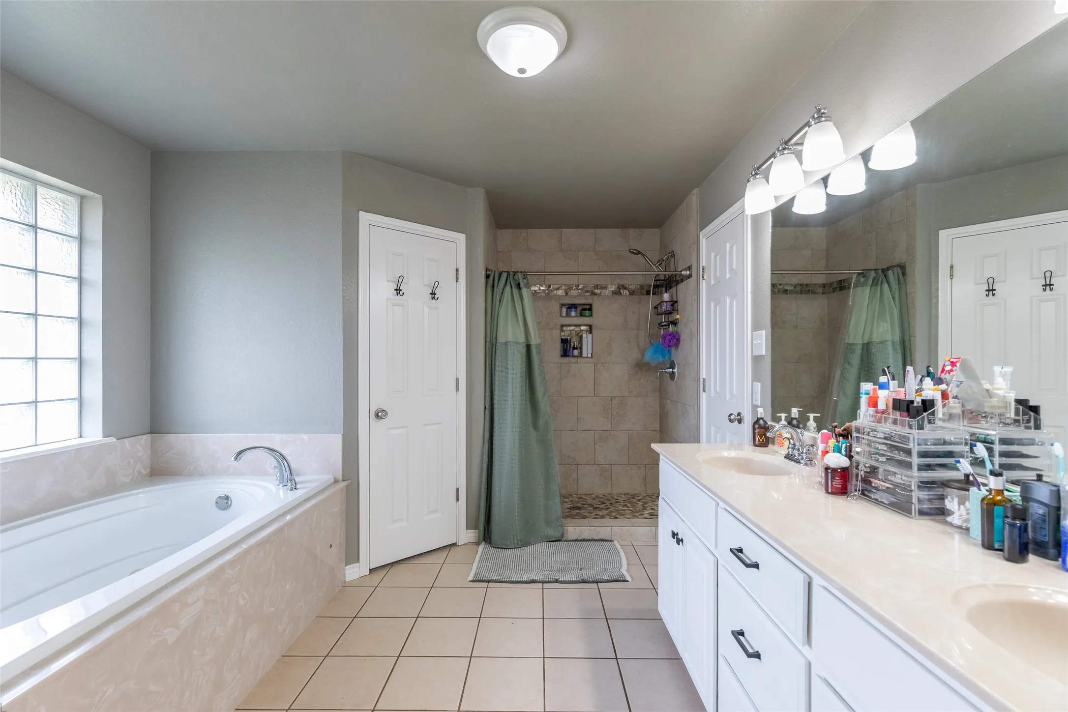 Single Family Residence For Sale in Taylor County , 190 Cotton Candy Road, Abilene, Texas 79602, 3 Bedroom, 2 Bathroom, 2 Garage spaces, 1,458 Sqft, built in 2006, mls#21295992, Real Estate Agent in Abilene, Homes For Sale in Taylor county, Homes For Sale in Abilene, Realtor in Abilene Texas, Real Estate Brokerage Independent Realty Texas, Luminita Cordes Realtor