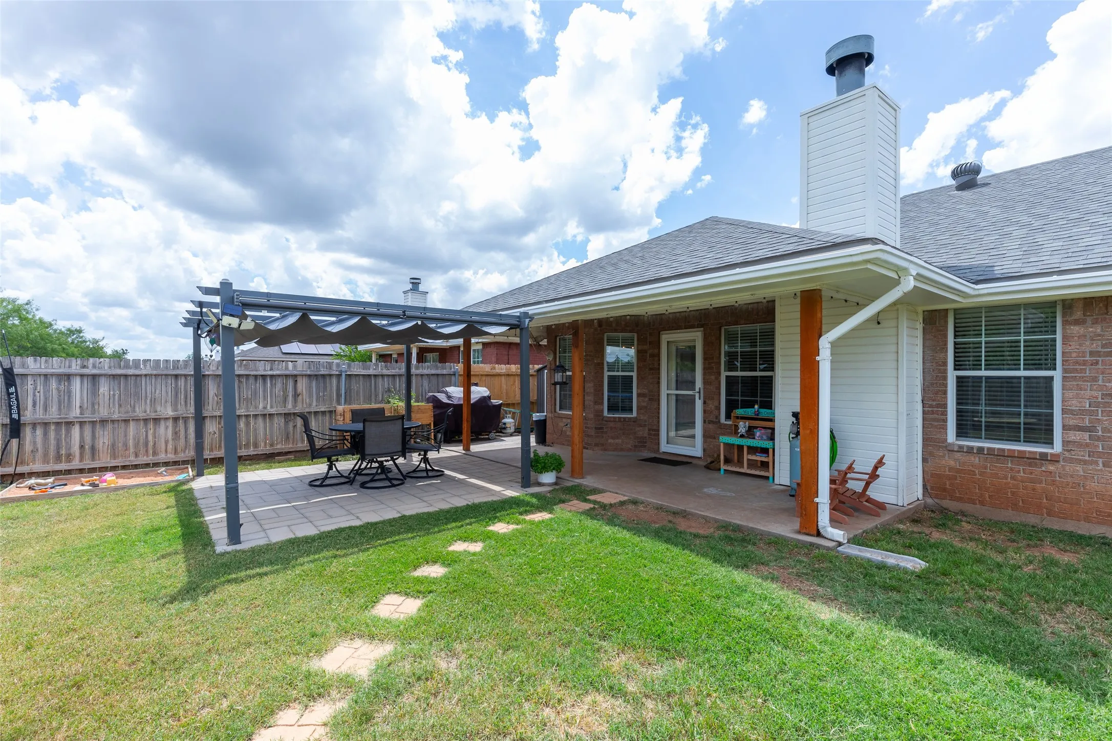 Single Family Residence For Sale in Taylor County , 190 Cotton Candy Road, Abilene, Texas 79602, 3 Bedroom, 2 Bathroom, 2 Garage spaces, 1,458 Sqft, built in 2006, mls#21295992, Real Estate Agent in Abilene, Homes For Sale in Taylor county, Homes For Sale in Abilene, Realtor in Abilene Texas, Real Estate Brokerage Independent Realty Texas, Luminita Cordes Realtor