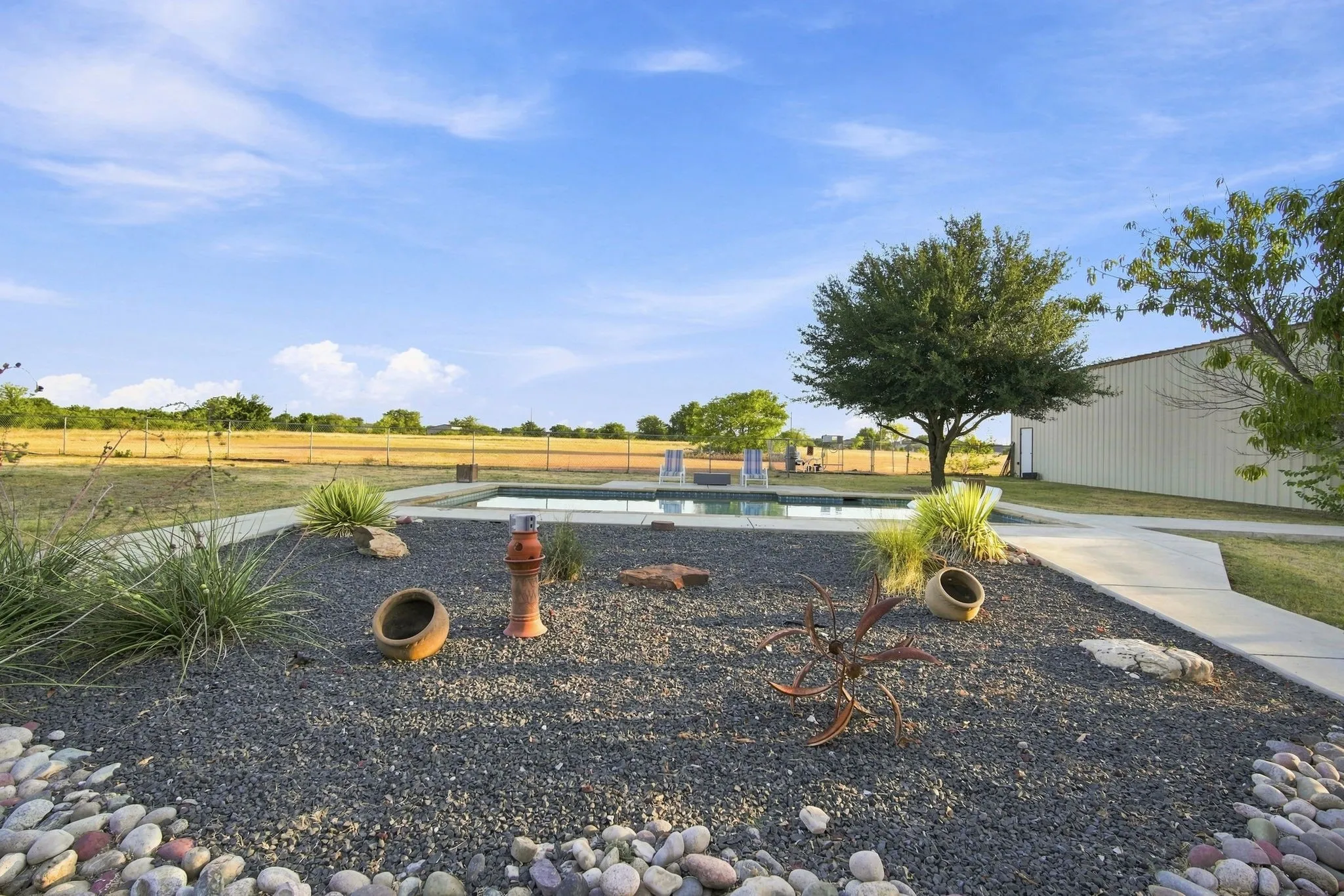Single Family Residence For Sale in Ellis County , 431 Mcalpin Road, Midlothian, Texas 76065, 4 Bedroom, 3 Bathroom, Garage spaces, 2,666 Sqft, built in 1996, mls#21296310, Real Estate Agent in Midlothian, Homes For Sale in Ellis county, Homes For Sale in Midlothian, Realtor in Midlothian Texas, Real Estate Brokerage Independent Realty Texas, Luminita Cordes Realtor