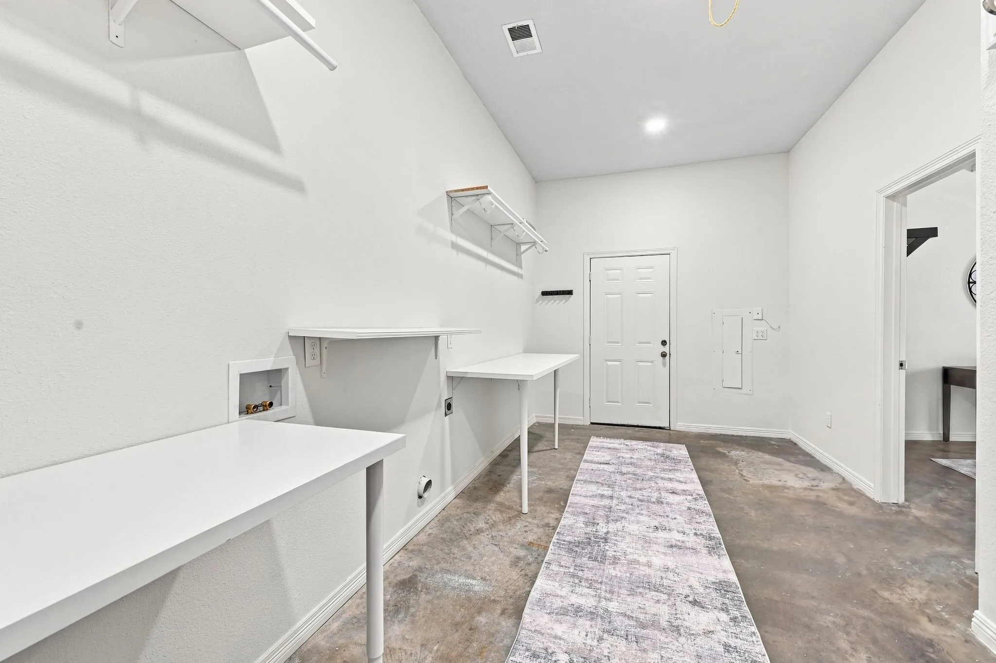 Single Family Residence For Sale in Ellis County , 431 Mcalpin Road, Midlothian, Texas 76065, 4 Bedroom, 3 Bathroom, Garage spaces, 2,666 Sqft, built in 1996, mls#21296310, Real Estate Agent in Midlothian, Homes For Sale in Ellis county, Homes For Sale in Midlothian, Realtor in Midlothian Texas, Real Estate Brokerage Independent Realty Texas, Luminita Cordes Realtor