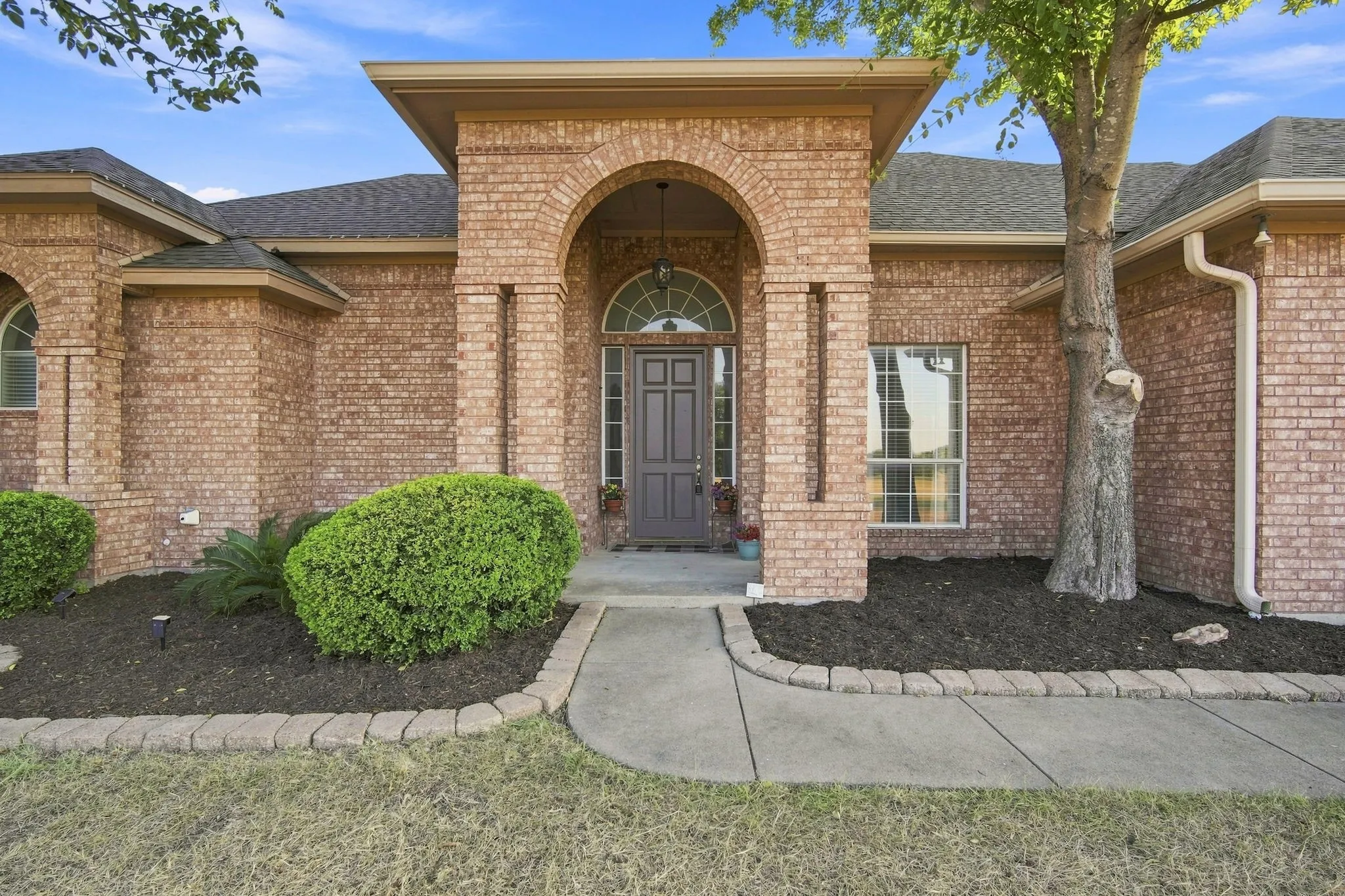 Single Family Residence For Sale in Ellis County , 431 Mcalpin Road, Midlothian, Texas 76065, 4 Bedroom, 3 Bathroom, Garage spaces, 2,666 Sqft, built in 1996, mls#21296310, Real Estate Agent in Midlothian, Homes For Sale in Ellis county, Homes For Sale in Midlothian, Realtor in Midlothian Texas, Real Estate Brokerage Independent Realty Texas, Luminita Cordes Realtor