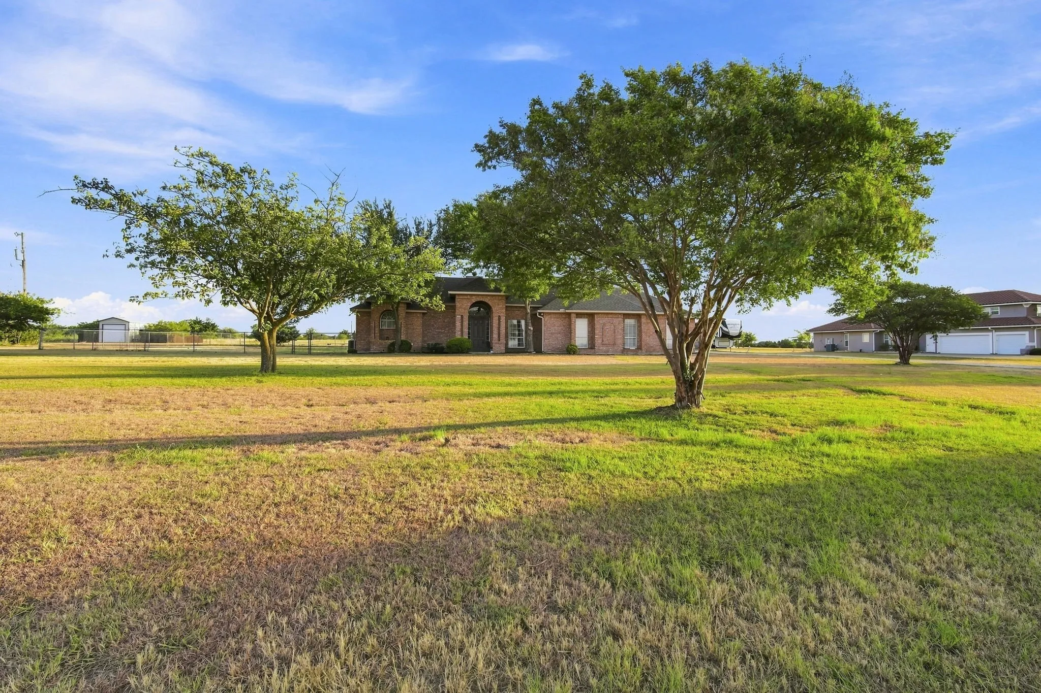 Single Family Residence For Sale in Ellis County , 431 Mcalpin Road, Midlothian, Texas 76065, 4 Bedroom, 3 Bathroom, Garage spaces, 2,666 Sqft, built in 1996, mls#21296310, Real Estate Agent in Midlothian, Homes For Sale in Ellis county, Homes For Sale in Midlothian, Realtor in Midlothian Texas, Real Estate Brokerage Independent Realty Texas, Luminita Cordes Realtor