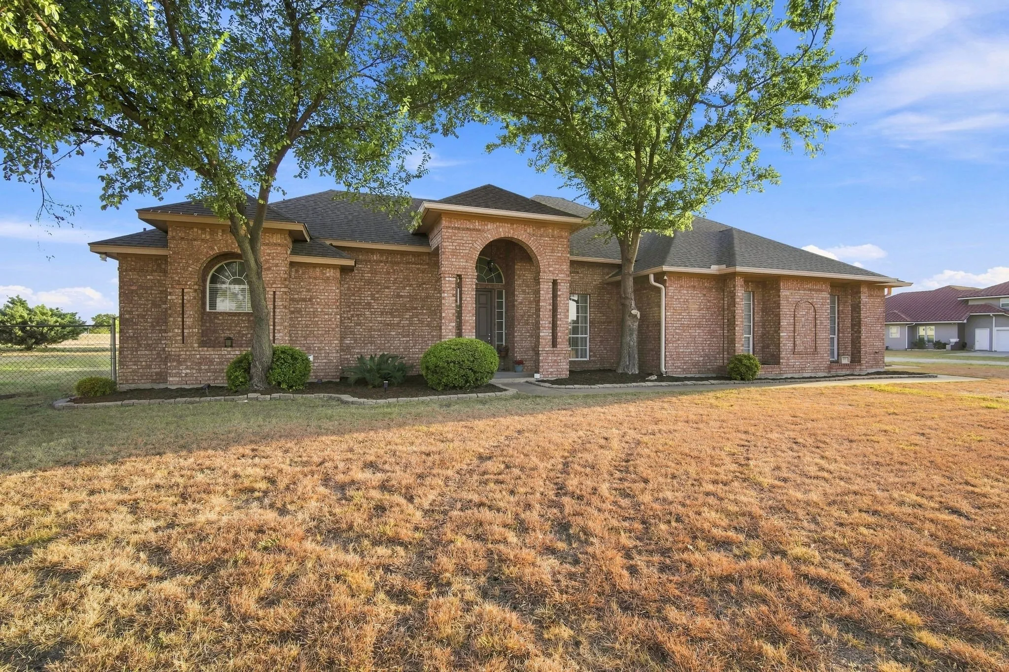 Single Family Residence For Sale in Ellis County , 431 Mcalpin Road, Midlothian, Texas 76065, 4 Bedroom, 3 Bathroom, Garage spaces, 2,666 Sqft, built in 1996, mls#21296310, Real Estate Agent in Midlothian, Homes For Sale in Ellis county, Homes For Sale in Midlothian, Realtor in Midlothian Texas, Real Estate Brokerage Independent Realty Texas, Luminita Cordes Realtor