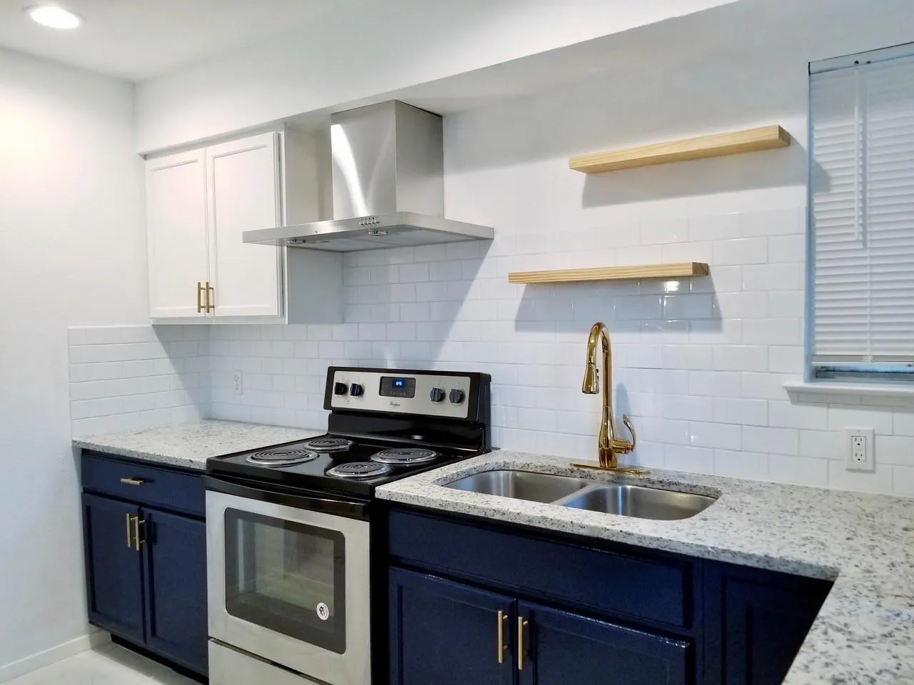 Single Family Residence For Rent in Dallas County , 510 Gilbert Road, Irving, Texas 75061, 3 Bedroom, 2 Bathroom, Garage spaces, 1,219 Sqft, built in 1960, mls#21298459, Real Estate Agent in Irving, Homes For Rent in Dallas county, Homes For Rent in Irving, Realtor in Irving Texas, Real Estate Brokerage Independent Realty Texas, Luminita Cordes Realtor