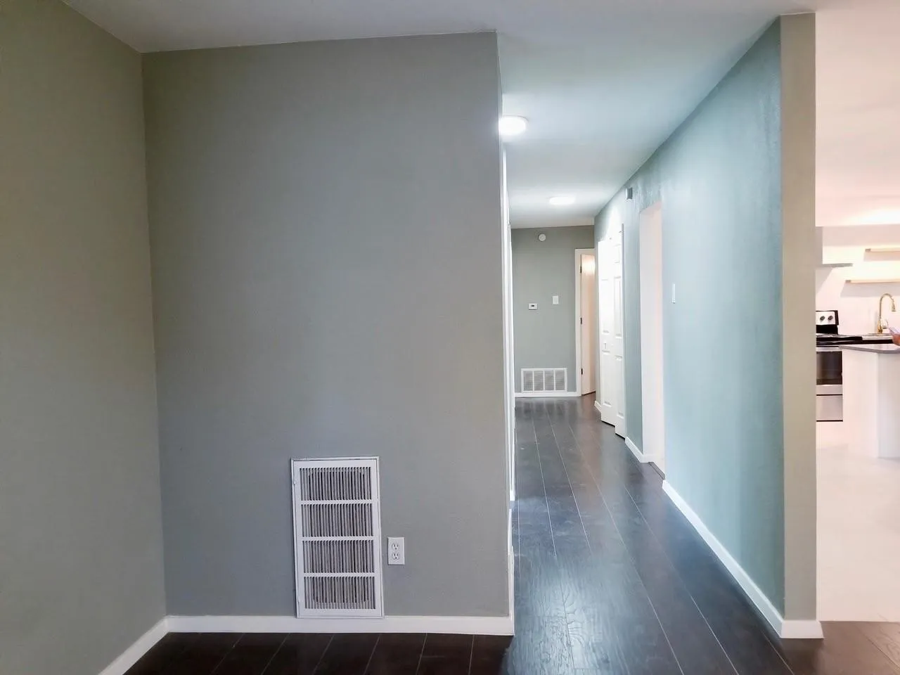 Single Family Residence For Rent in Dallas County , 510 Gilbert Road, Irving, Texas 75061, 3 Bedroom, 2 Bathroom, Garage spaces, 1,219 Sqft, built in 1960, mls#21298459, Real Estate Agent in Irving, Homes For Rent in Dallas county, Homes For Rent in Irving, Realtor in Irving Texas, Real Estate Brokerage Independent Realty Texas, Luminita Cordes Realtor