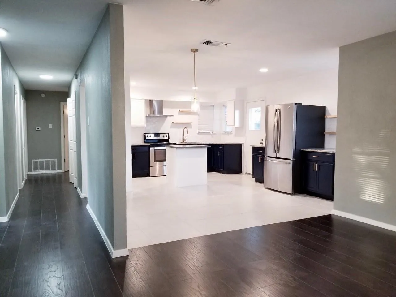 Single Family Residence For Rent in Dallas County , 510 Gilbert Road, Irving, Texas 75061, 3 Bedroom, 2 Bathroom, Garage spaces, 1,219 Sqft, built in 1960, mls#21298459, Real Estate Agent in Irving, Homes For Rent in Dallas county, Homes For Rent in Irving, Realtor in Irving Texas, Real Estate Brokerage Independent Realty Texas, Luminita Cordes Realtor