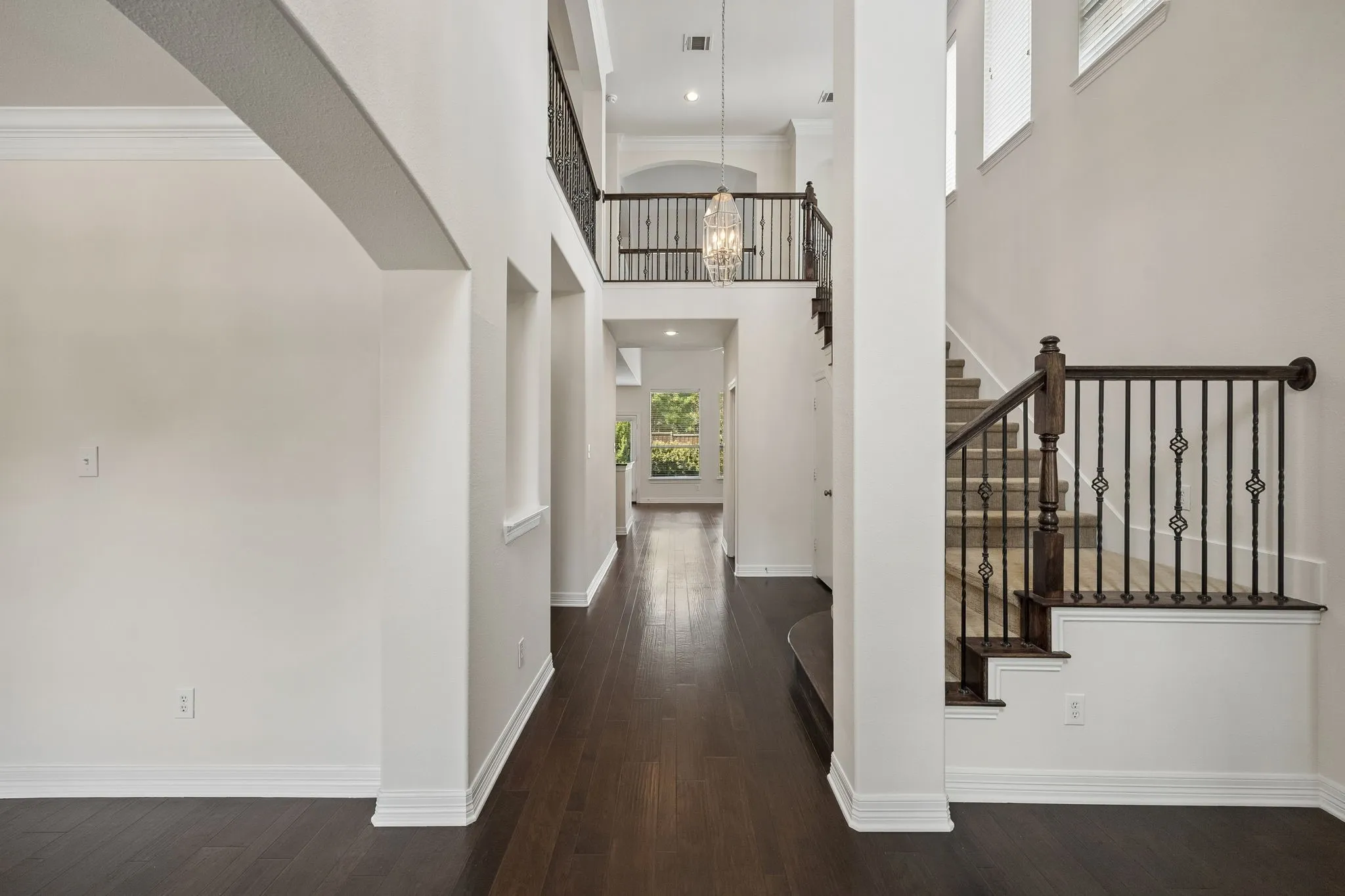 Single Family Residence For Sale in Denton County , 960 Remuda Road, Frisco, Texas 75033, 4 Bedroom, 4 Bathroom, 2 Garage spaces, 3,539 Sqft, built in 2006, mls#21296814, Real Estate Agent in Frisco, Homes For Sale in Denton county, Homes For Sale in Frisco, Realtor in Frisco Texas, Real Estate Brokerage Independent Realty Texas, Luminita Cordes Realtor