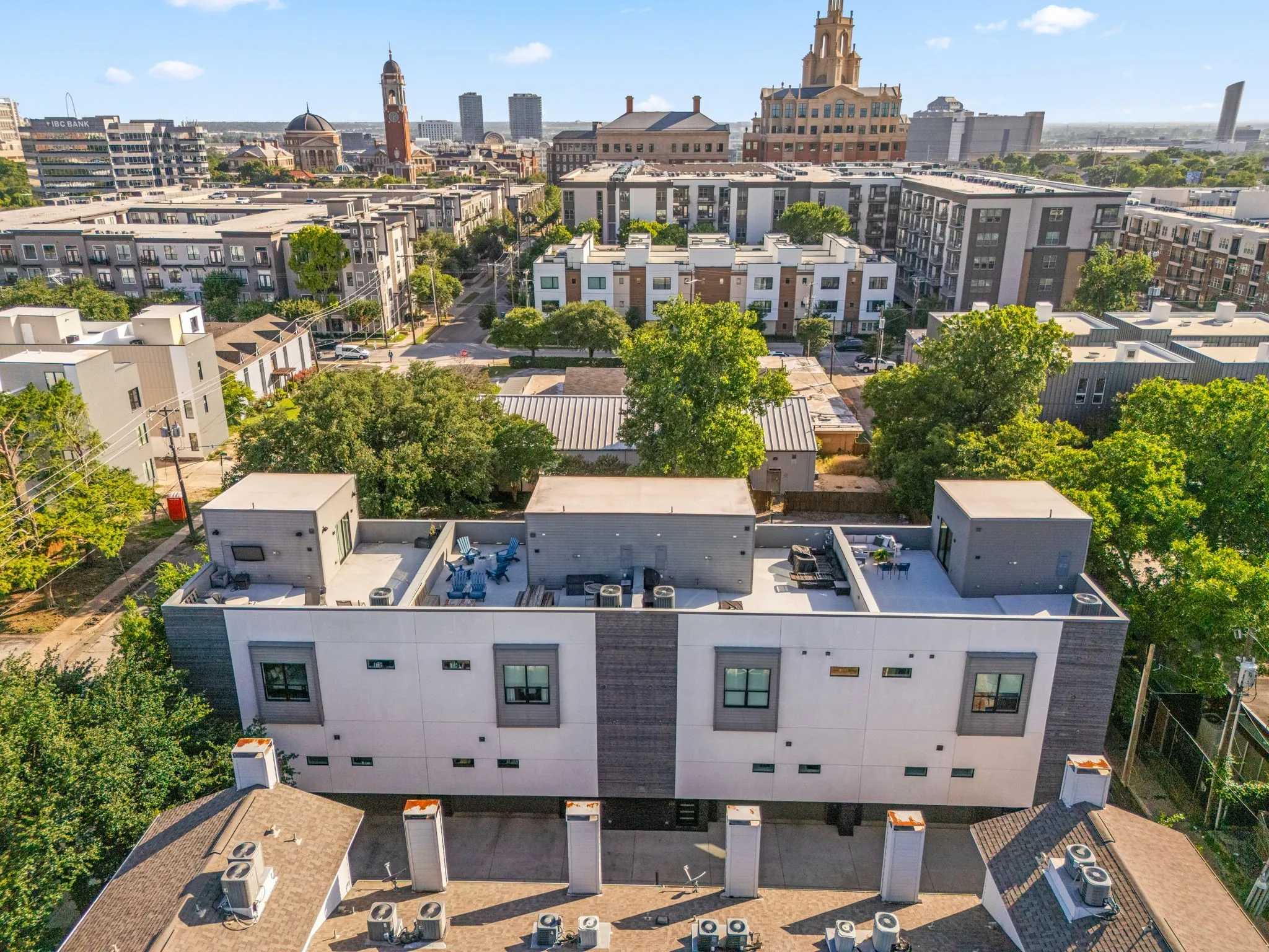 Condominium For Sale in Dallas County , 2719 Reagan Street 104, Dallas, Texas 75219, 2 Bedroom, 3 Bathroom, 2 Garage spaces, 2,238 Sqft, built in 2018, mls#21297772, Real Estate Agent in Dallas, Homes For Sale in Dallas county, Homes For Sale in Dallas, Realtor in Dallas Texas, Real Estate Brokerage Independent Realty Texas, Luminita Cordes Realtor