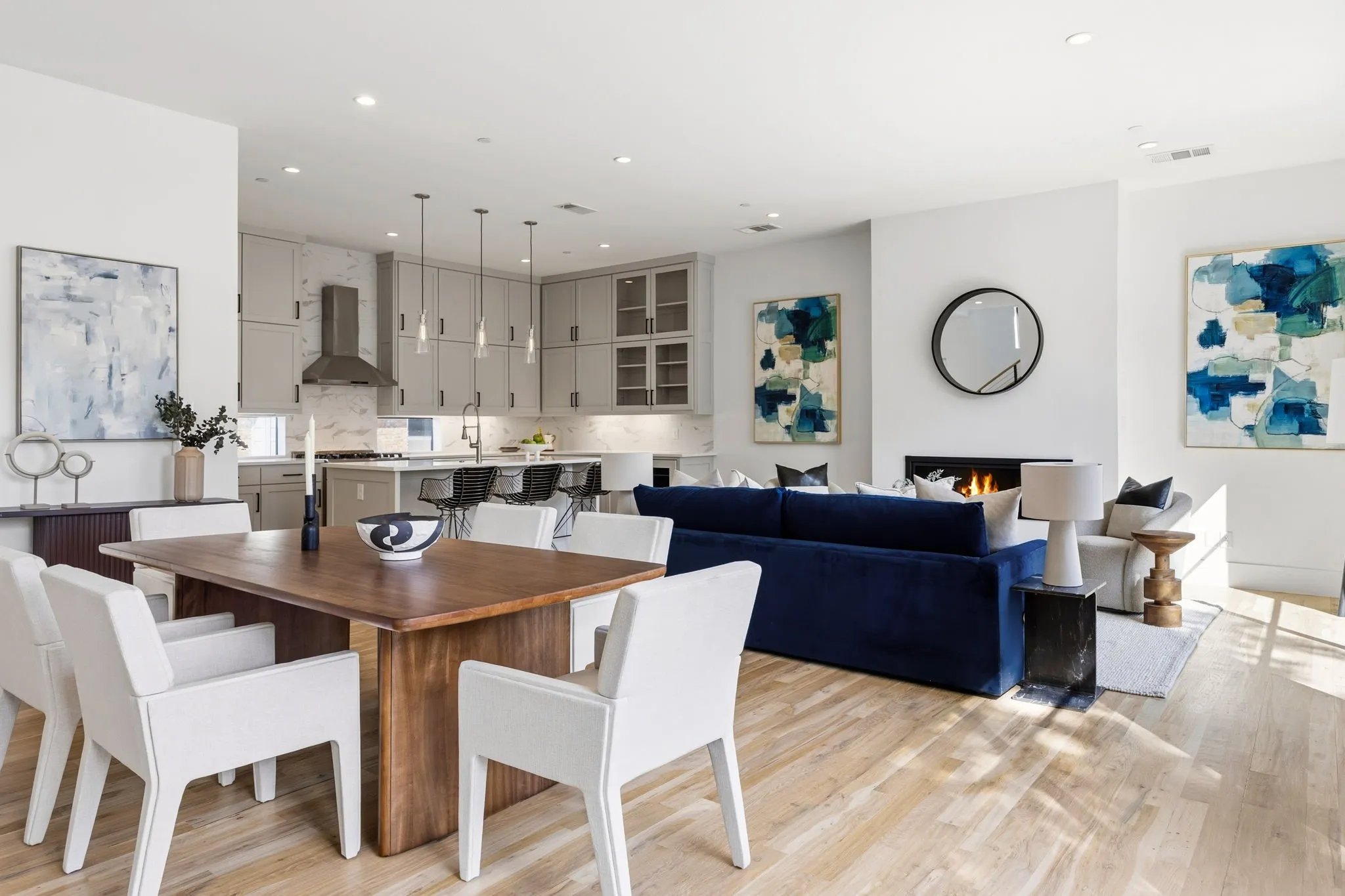 Condominium For Sale in Dallas County , 2719 Reagan Street 104, Dallas, Texas 75219, 2 Bedroom, 3 Bathroom, 2 Garage spaces, 2,238 Sqft, built in 2018, mls#21297772, Real Estate Agent in Dallas, Homes For Sale in Dallas county, Homes For Sale in Dallas, Realtor in Dallas Texas, Real Estate Brokerage Independent Realty Texas, Luminita Cordes Realtor