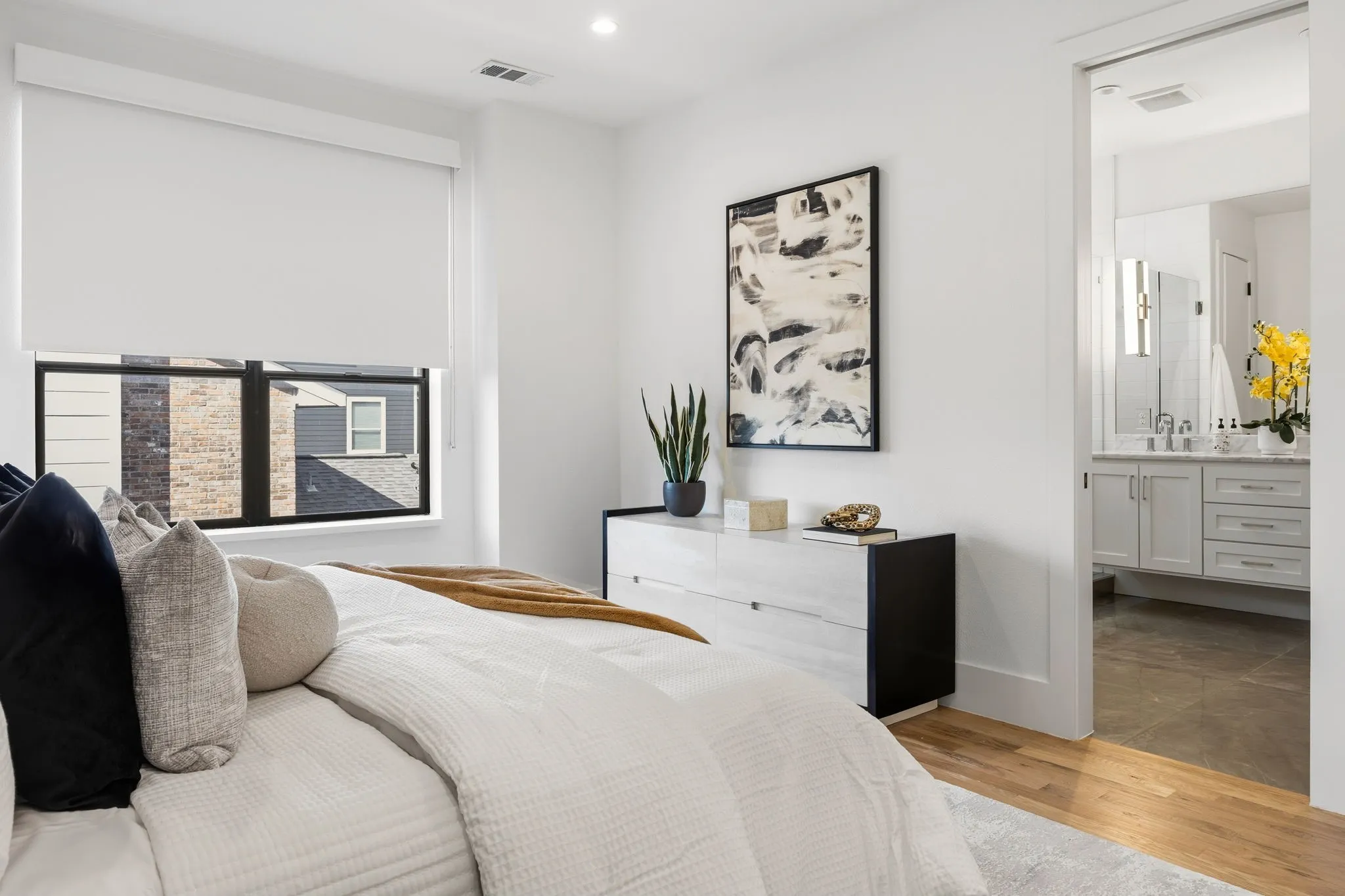 Condominium For Sale in Dallas County , 2719 Reagan Street 104, Dallas, Texas 75219, 2 Bedroom, 3 Bathroom, 2 Garage spaces, 2,238 Sqft, built in 2018, mls#21297772, Real Estate Agent in Dallas, Homes For Sale in Dallas county, Homes For Sale in Dallas, Realtor in Dallas Texas, Real Estate Brokerage Independent Realty Texas, Luminita Cordes Realtor