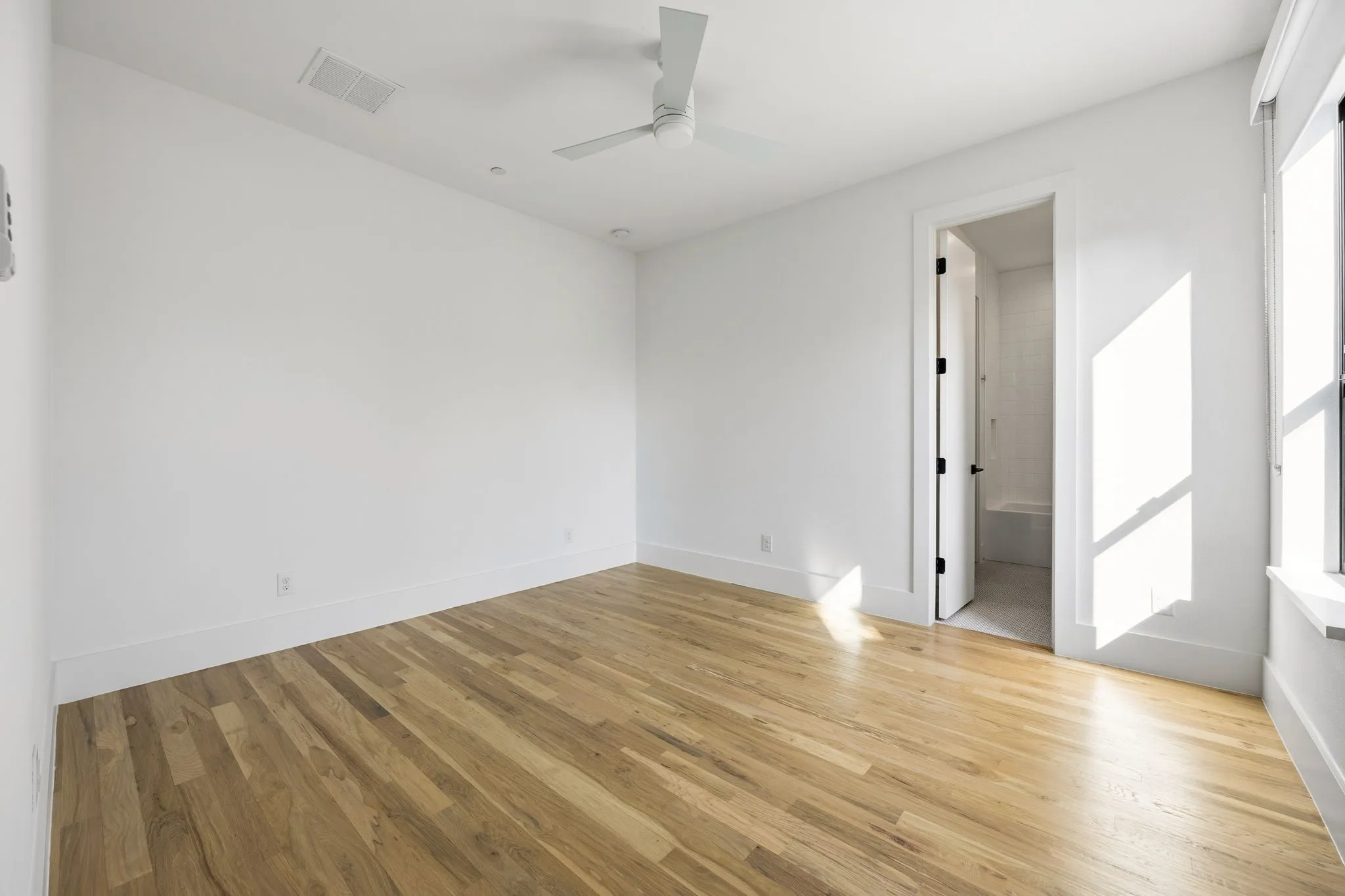 Condominium For Sale in Dallas County , 2719 Reagan Street 104, Dallas, Texas 75219, 2 Bedroom, 3 Bathroom, 2 Garage spaces, 2,238 Sqft, built in 2018, mls#21297772, Real Estate Agent in Dallas, Homes For Sale in Dallas county, Homes For Sale in Dallas, Realtor in Dallas Texas, Real Estate Brokerage Independent Realty Texas, Luminita Cordes Realtor