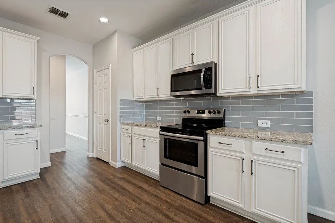 Single Family Residence For Sale in Dallas County , 5240 Lake Grove Drive, Grand Prairie, Texas 75052, 4 Bedroom, 3 Bathroom, 2 Garage spaces, 2,835 Sqft, built in 2005, mls#21296822, Real Estate Agent in Grand Prairie, Homes For Sale in Dallas county, Homes For Sale in Grand Prairie, Realtor in Grand Prairie Texas, Real Estate Brokerage Independent Realty Texas, Luminita Cordes Realtor