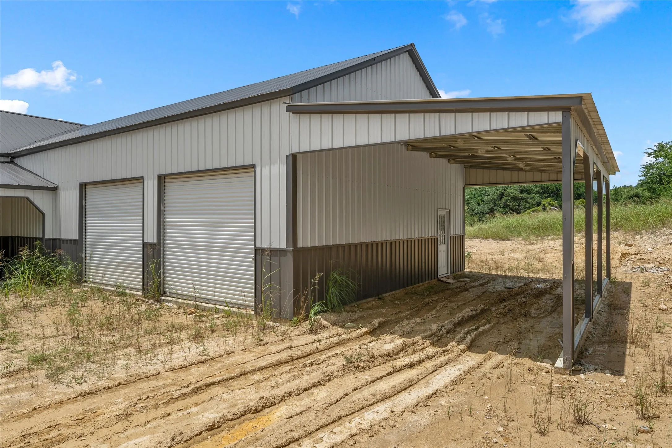 Single Family Residence For Sale in Coryell County , 365 Grand Canyon Drive, Oglesby, Texas 76561, 2 Bedroom, 3 Bathroom, 4 Garage spaces, 3,600 Sqft, built in 2025, mls#21296913, Real Estate Agent in Oglesby, Homes For Sale in Coryell county, Homes For Sale in Oglesby, Realtor in Oglesby Texas, Real Estate Brokerage Independent Realty Texas, Luminita Cordes Realtor