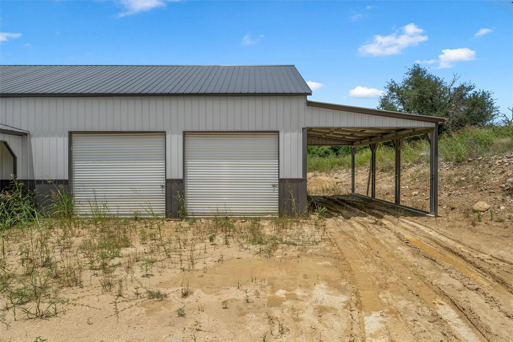 Single Family Residence For Sale in Coryell County , 365 Grand Canyon Drive, Oglesby, Texas 76561, 2 Bedroom, 3 Bathroom, 4 Garage spaces, 3,600 Sqft, built in 2025, mls#21296913, Real Estate Agent in Oglesby, Homes For Sale in Coryell county, Homes For Sale in Oglesby, Realtor in Oglesby Texas, Real Estate Brokerage Independent Realty Texas, Luminita Cordes Realtor