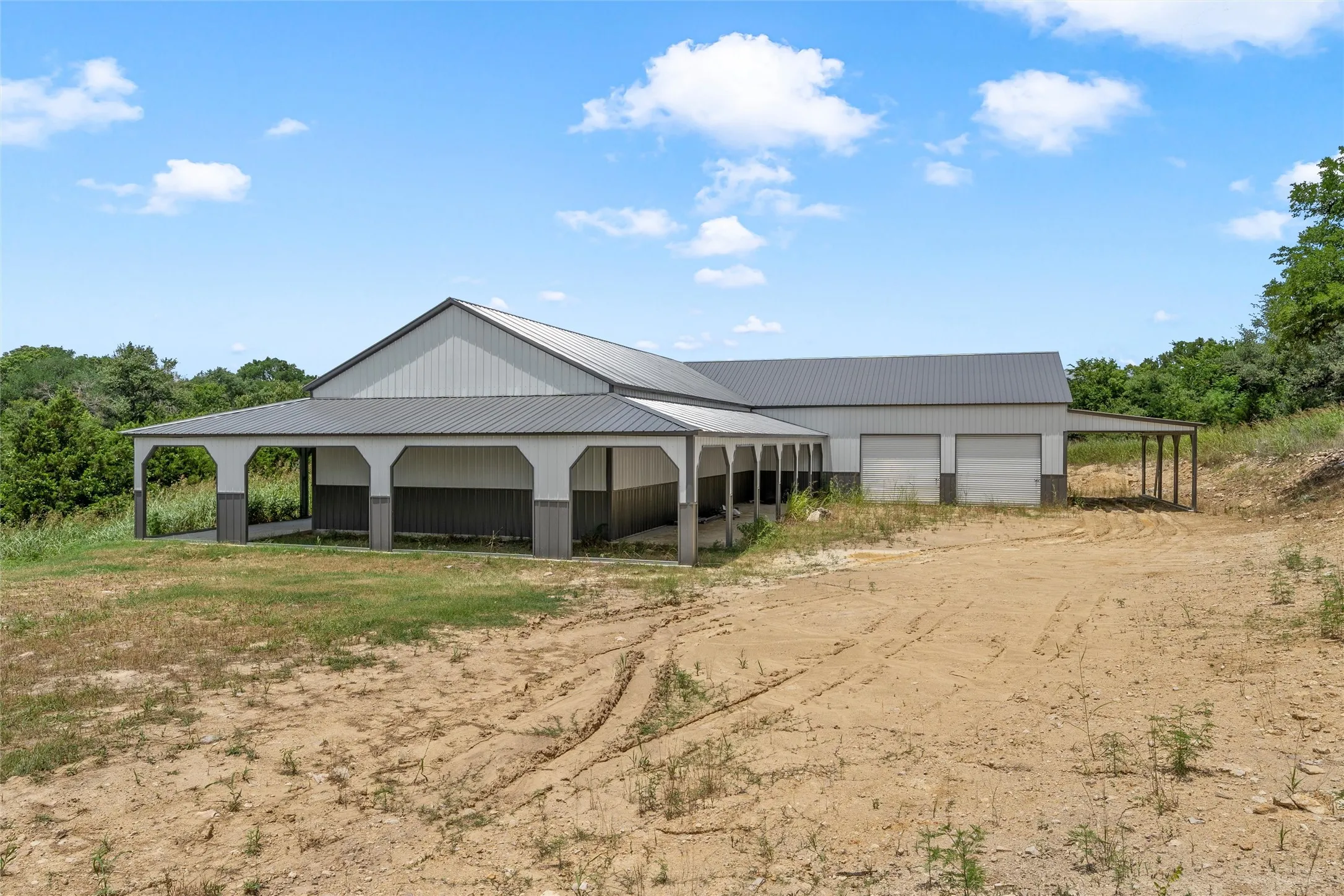 Single Family Residence For Sale in Coryell County , 365 Grand Canyon Drive, Oglesby, Texas 76561, 2 Bedroom, 3 Bathroom, 4 Garage spaces, 3,600 Sqft, built in 2025, mls#21296913, Real Estate Agent in Oglesby, Homes For Sale in Coryell county, Homes For Sale in Oglesby, Realtor in Oglesby Texas, Real Estate Brokerage Independent Realty Texas, Luminita Cordes Realtor