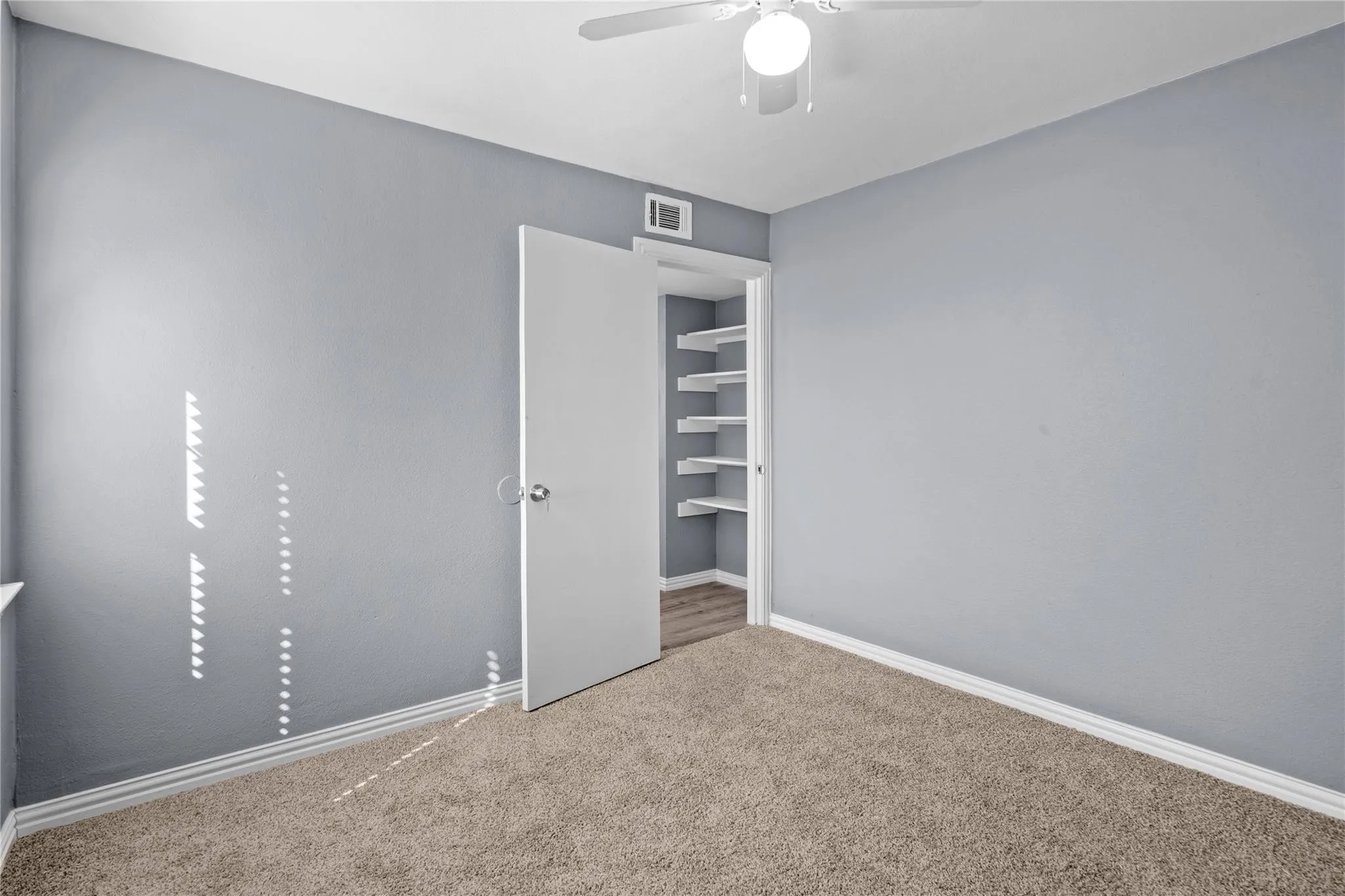 Single Family Residence For Sale in Dallas County , 13008 Horseshoe Trail, Balch Springs, Texas 75180, 4 Bedroom, 2 Bathroom, Garage spaces, 1,682 Sqft, built in 1961, mls#21298491, Real Estate Agent in Balch Springs, Homes For Sale in Dallas county, Homes For Sale in Balch Springs, Realtor in Balch Springs Texas, Real Estate Brokerage Independent Realty Texas, Luminita Cordes Realtor