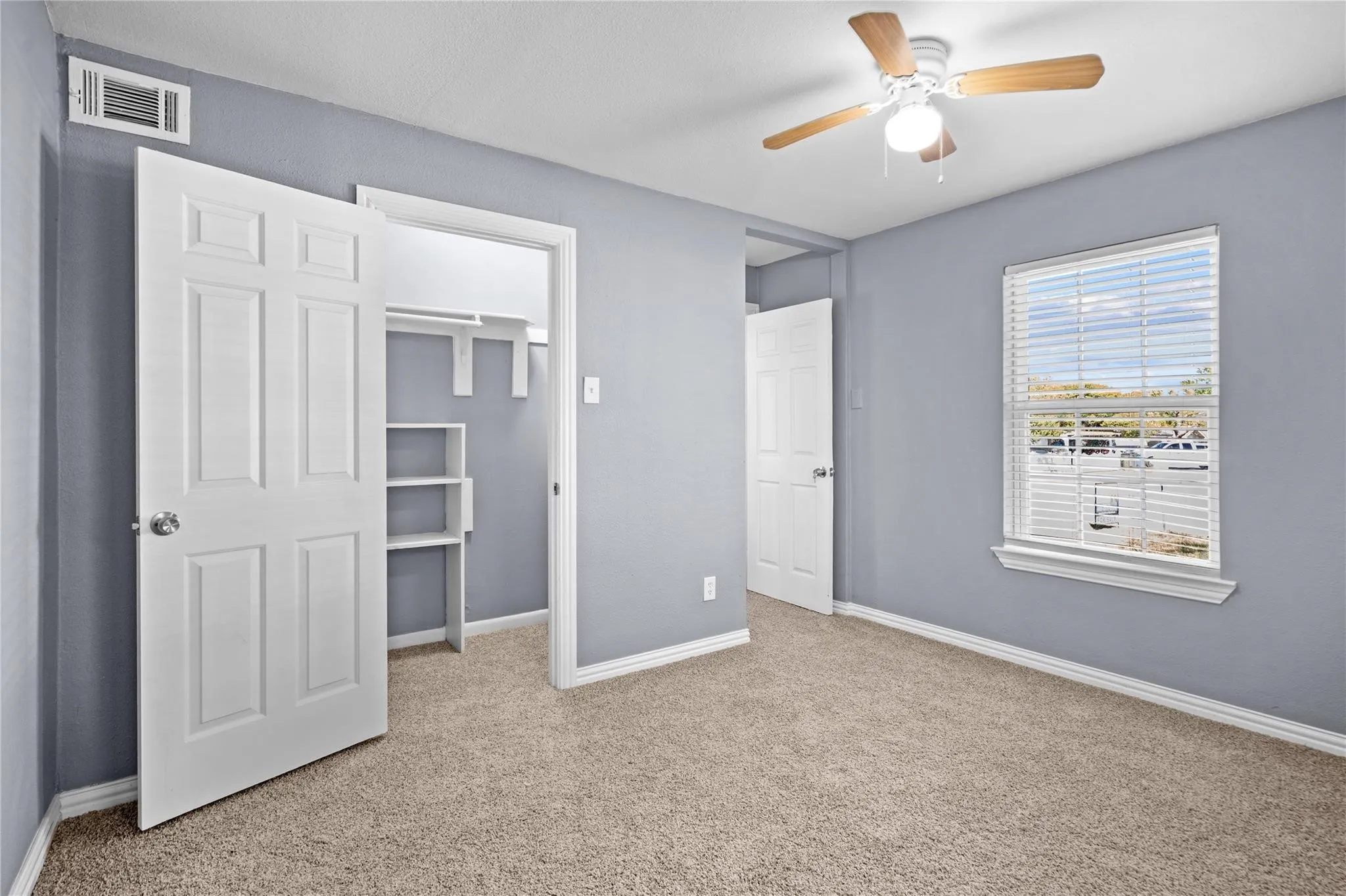 Single Family Residence For Sale in Dallas County , 13008 Horseshoe Trail, Balch Springs, Texas 75180, 4 Bedroom, 2 Bathroom, Garage spaces, 1,682 Sqft, built in 1961, mls#21298491, Real Estate Agent in Balch Springs, Homes For Sale in Dallas county, Homes For Sale in Balch Springs, Realtor in Balch Springs Texas, Real Estate Brokerage Independent Realty Texas, Luminita Cordes Realtor