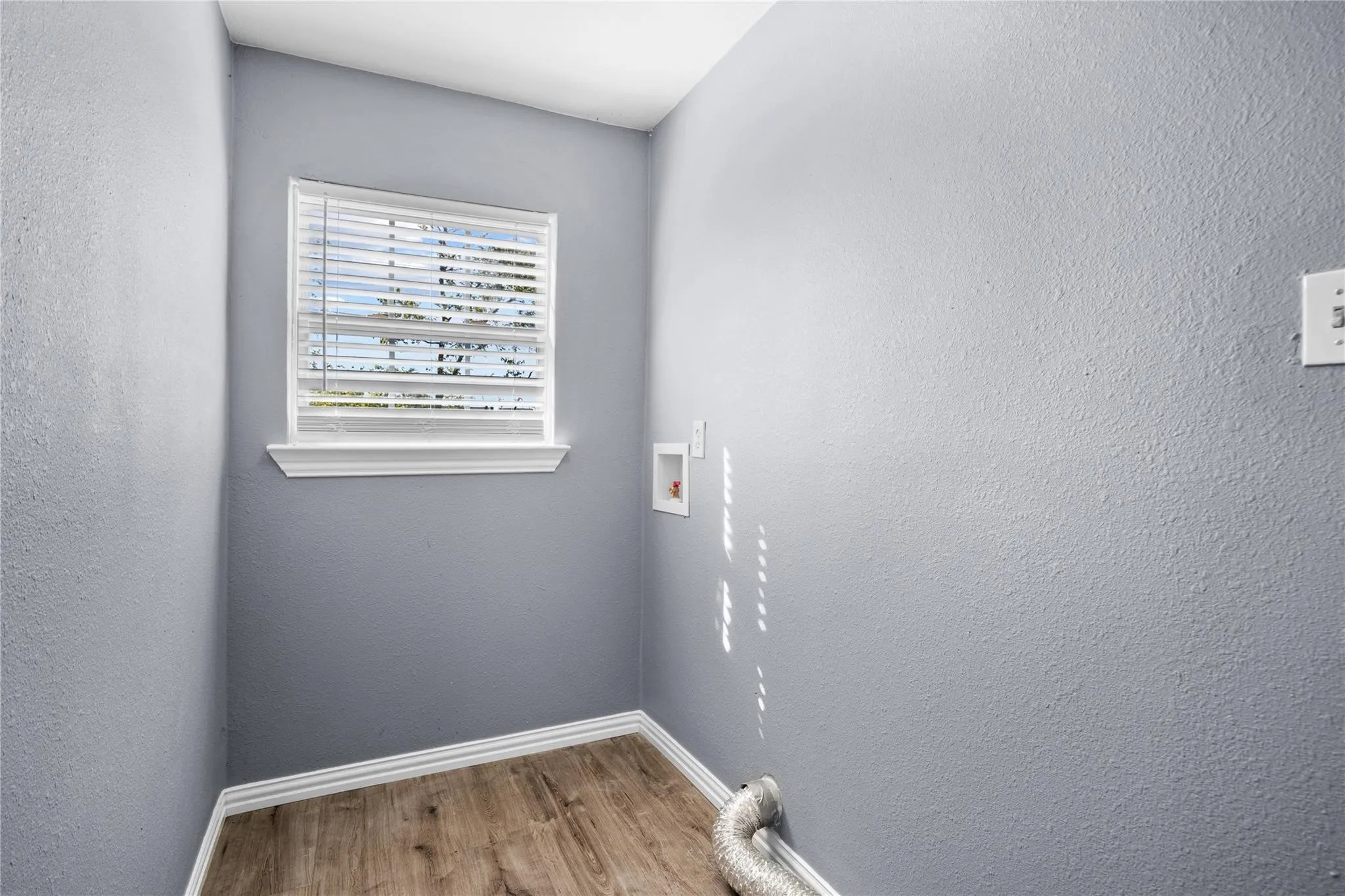 Single Family Residence For Sale in Dallas County , 13008 Horseshoe Trail, Balch Springs, Texas 75180, 4 Bedroom, 2 Bathroom, Garage spaces, 1,682 Sqft, built in 1961, mls#21298491, Real Estate Agent in Balch Springs, Homes For Sale in Dallas county, Homes For Sale in Balch Springs, Realtor in Balch Springs Texas, Real Estate Brokerage Independent Realty Texas, Luminita Cordes Realtor