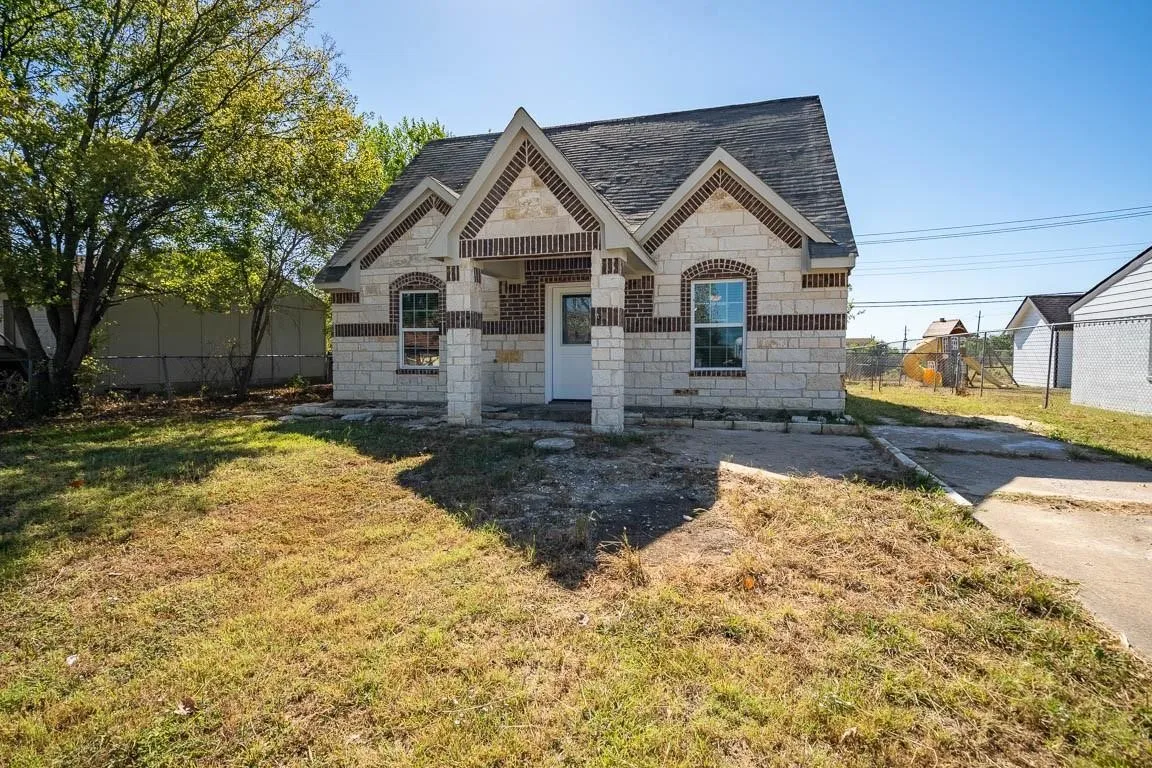 Single Family Residence For Sale in Dallas County , 13008 Horseshoe Trail, Balch Springs, Texas 75180, 4 Bedroom, 2 Bathroom, Garage spaces, 1,682 Sqft, built in 1961, mls#21298491, Real Estate Agent in Balch Springs, Homes For Sale in Dallas county, Homes For Sale in Balch Springs, Realtor in Balch Springs Texas, Real Estate Brokerage Independent Realty Texas, Luminita Cordes Realtor