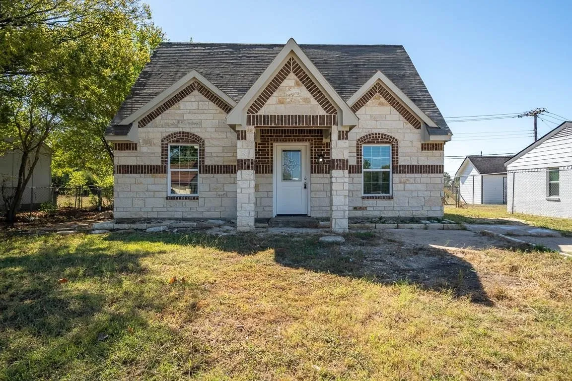 Single Family Residence For Sale in Dallas County , 13008 Horseshoe Trail, Balch Springs, Texas 75180, 4 Bedroom, 2 Bathroom, Garage spaces, 1,682 Sqft, built in 1961, mls#21298491, Real Estate Agent in Balch Springs, Homes For Sale in Dallas county, Homes For Sale in Balch Springs, Realtor in Balch Springs Texas, Real Estate Brokerage Independent Realty Texas, Luminita Cordes Realtor