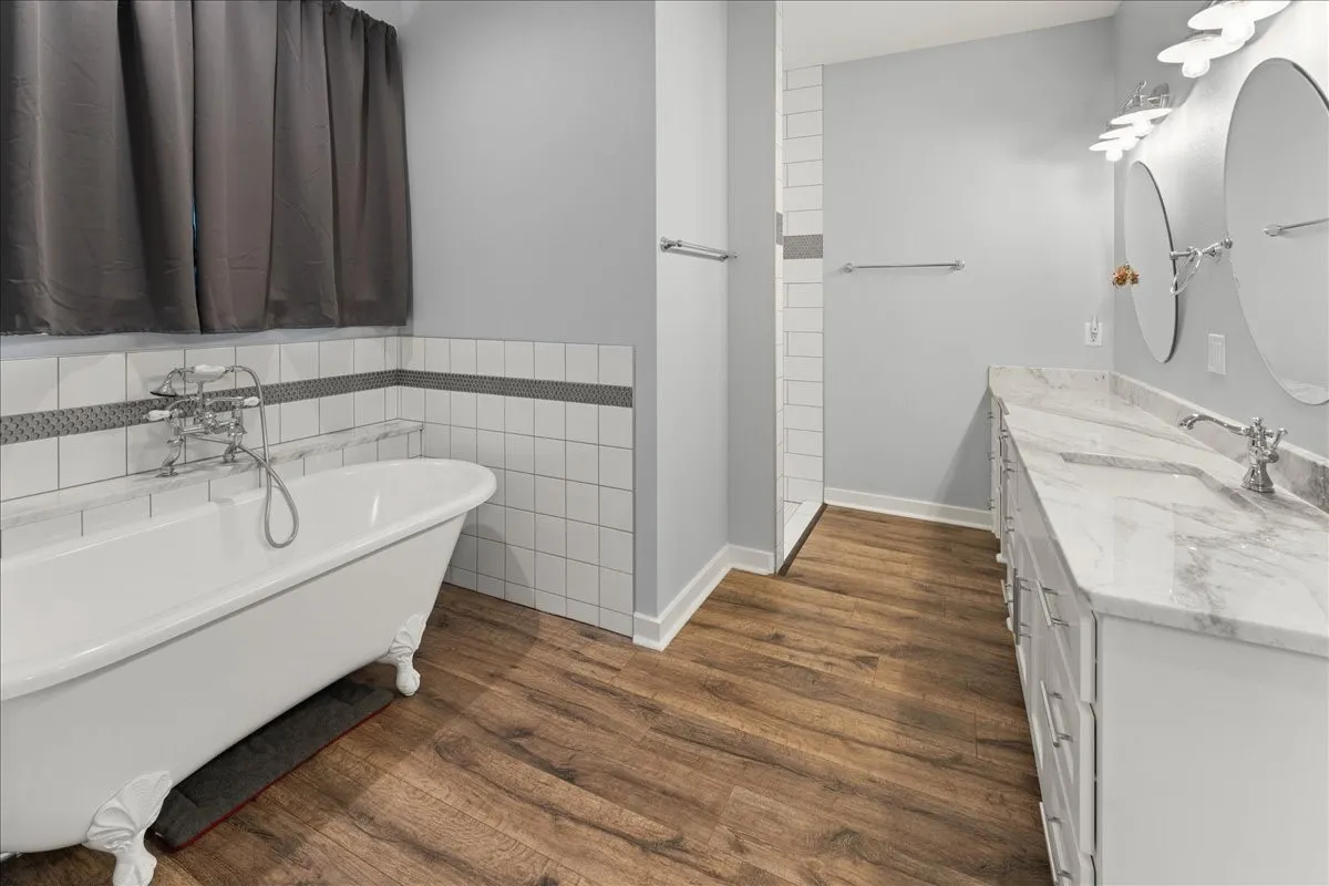 Single Family Residence For Sale in Wood County , 480 County Road 1927, Yantis, Texas 75497, 4 Bedroom, 3 Bathroom, 3 Garage spaces, 3,069 Sqft, built in 2021, mls#21298503, Real Estate Agent in Yantis, Homes For Sale in Wood county, Homes For Sale in Yantis, Realtor in Yantis Texas, Real Estate Brokerage Independent Realty Texas, Luminita Cordes Realtor